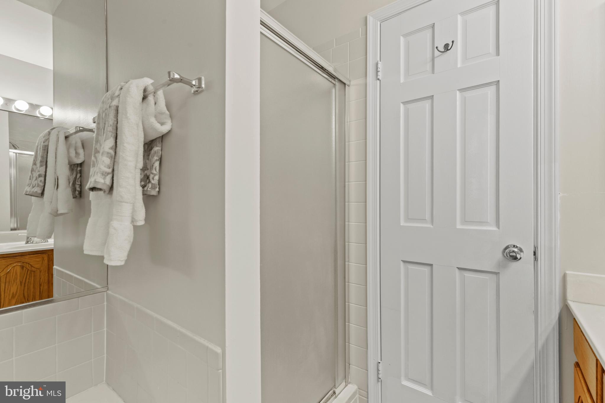 OAKTON VILLAGE - Residential