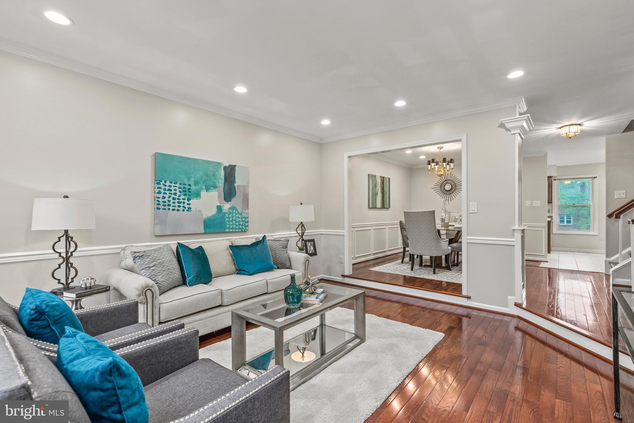 OAKTON VILLAGE - Residential