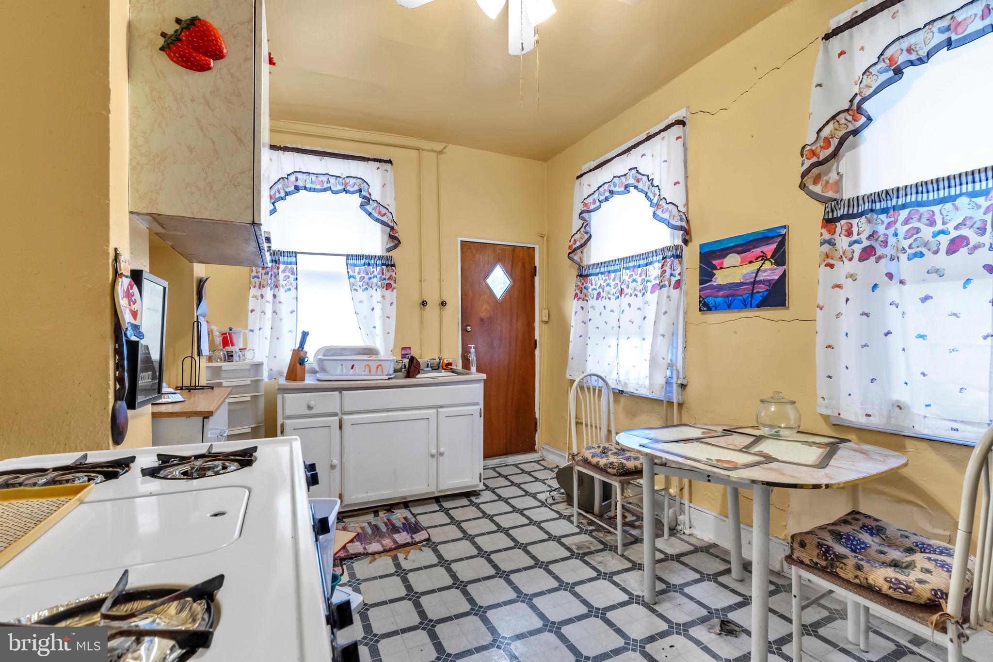 BROADWAY EAST - Residential