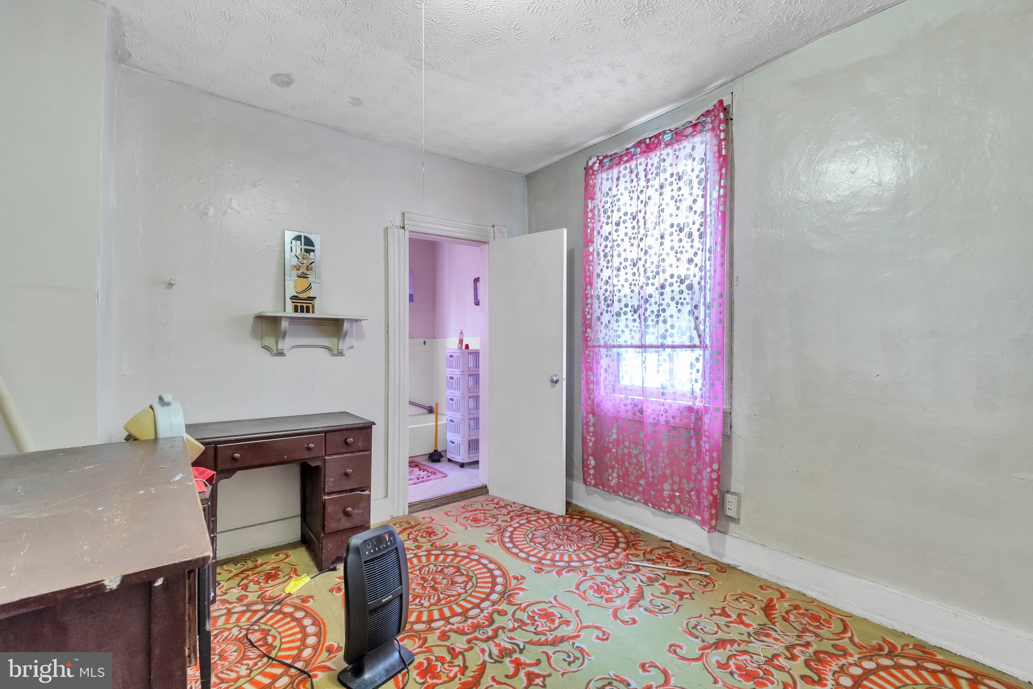 BROADWAY EAST - Residential