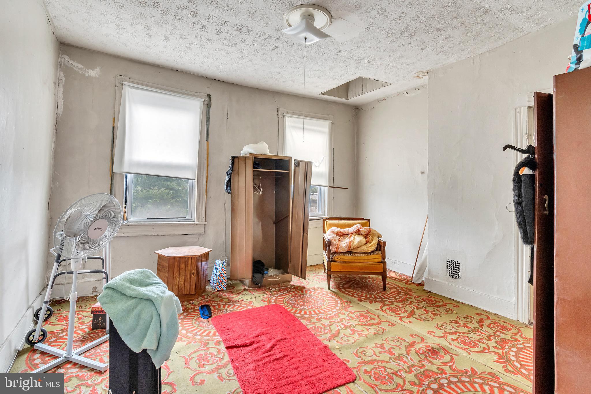 BROADWAY EAST - Residential