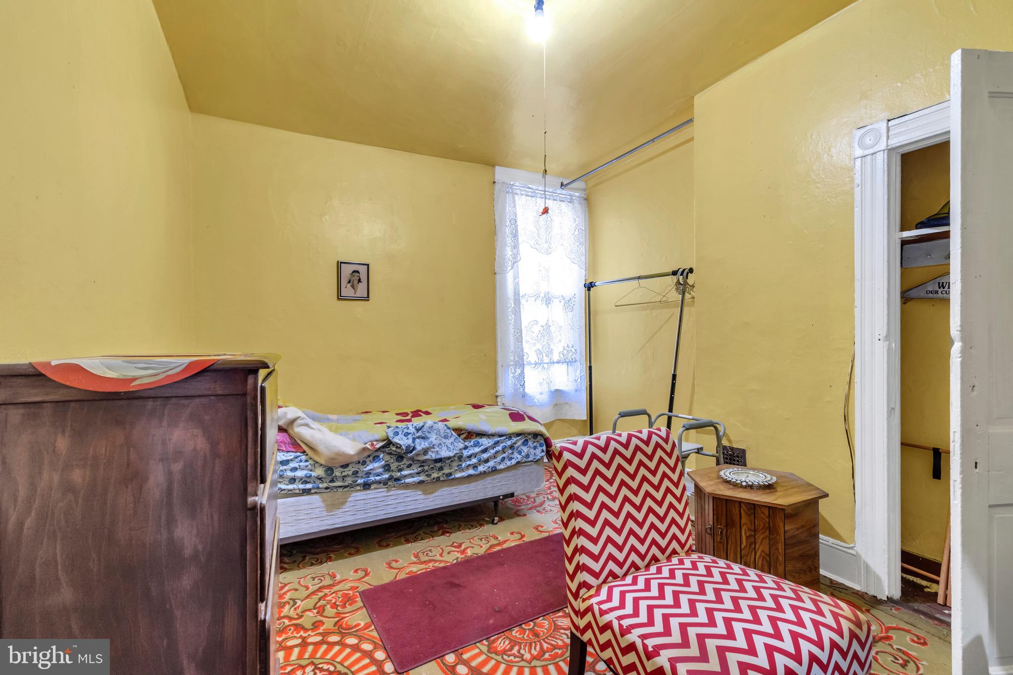 BROADWAY EAST - Residential