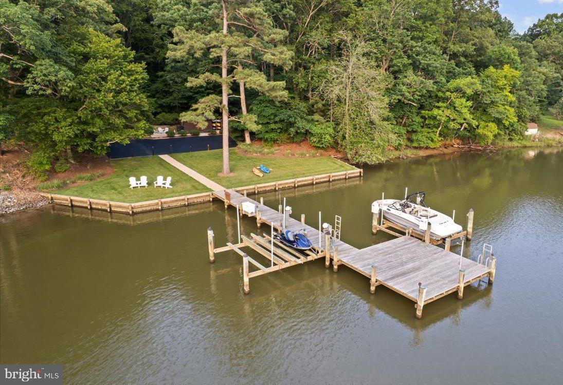 7335 PERRY LANE