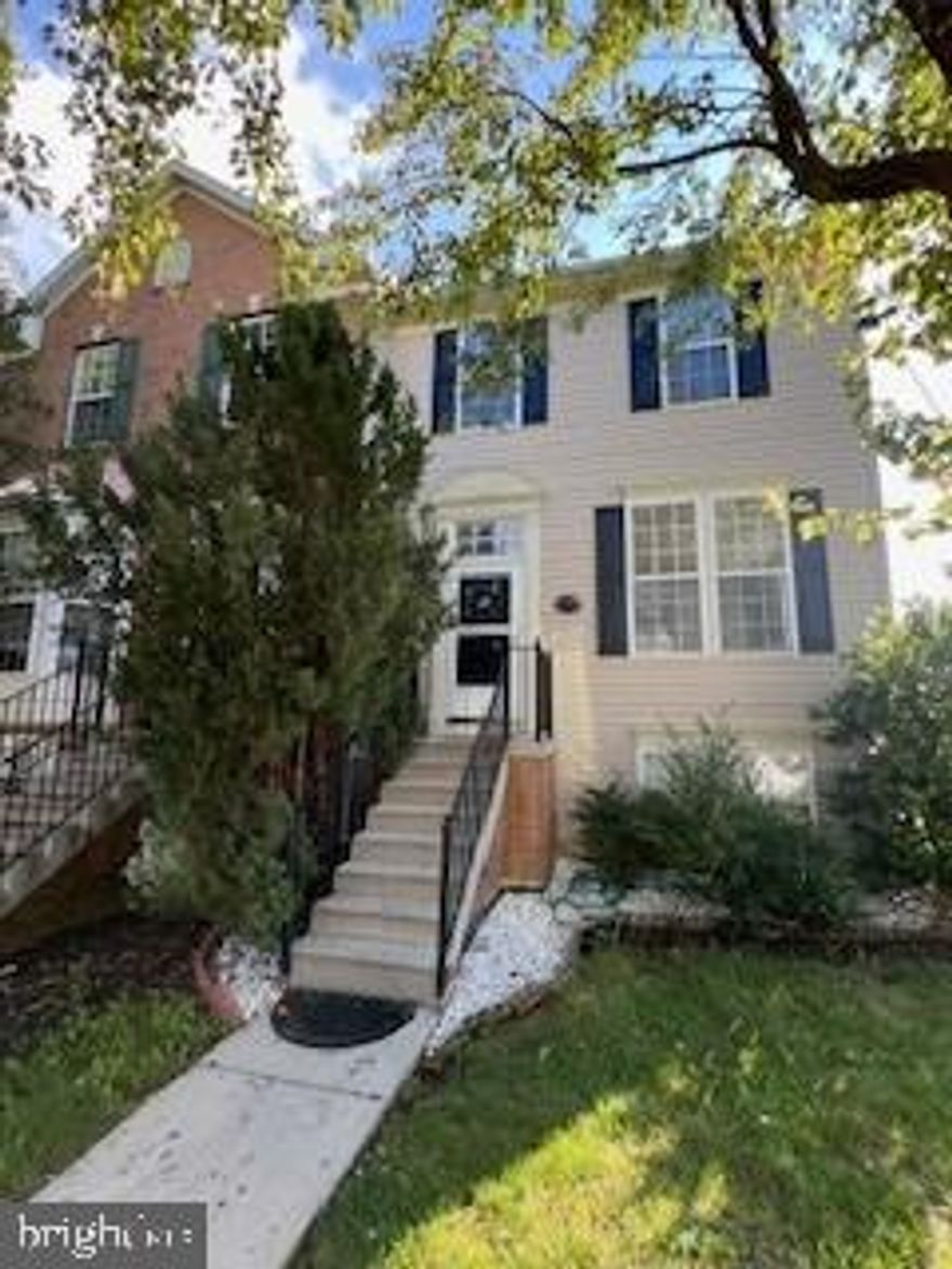 Beautiful, updated end unit 4 bed / 3.5 bath Hagers Crossing townhome.  Open concept main level featuring hardwood floors, large eat-in kitchen with table space open to sunny family room, and formal Livingroom.  Fully finished basement with large rec room, 4th bedroom, and luxury updated bath featuring marble tile shower. Hardwood floors in upper level. Master bedroom with walk in closet.  Easy access to commuter routes. Pets on case by case basis. $30/mo pet rent per animal. Minimum credit score 620 / Minimum income 2.5x monthly rent.