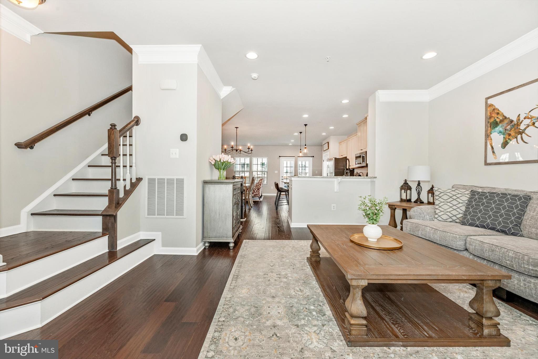 OAKDALE VILLAGE - Residential