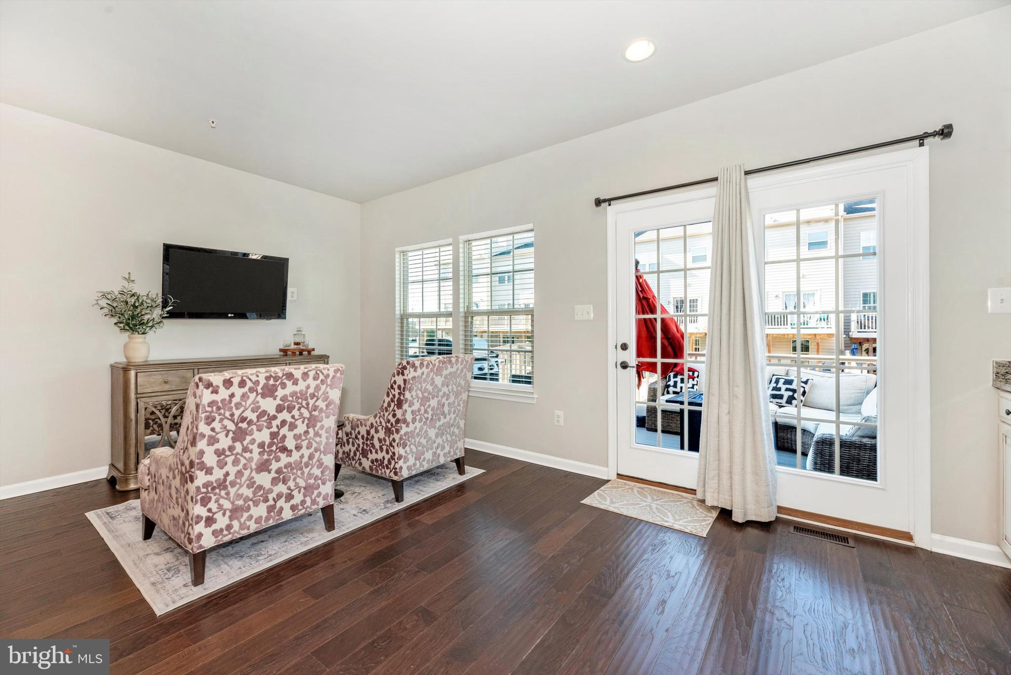 OAKDALE VILLAGE - Residential