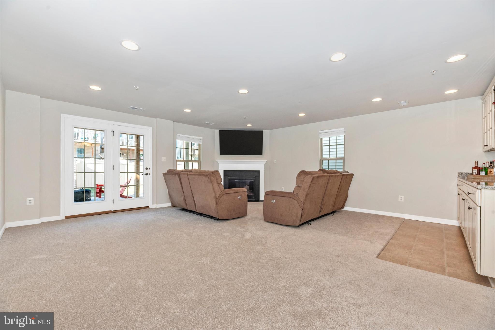 OAKDALE VILLAGE - Residential