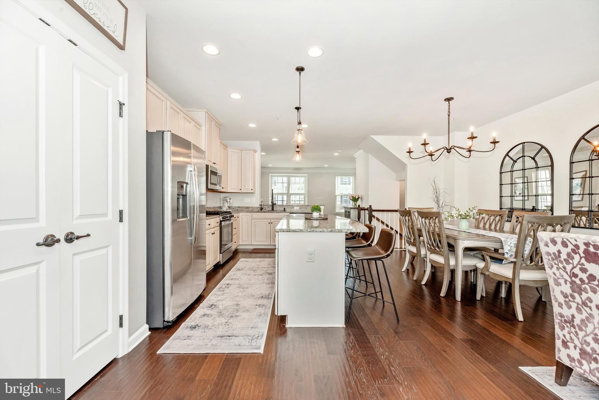 OAKDALE VILLAGE - Residential