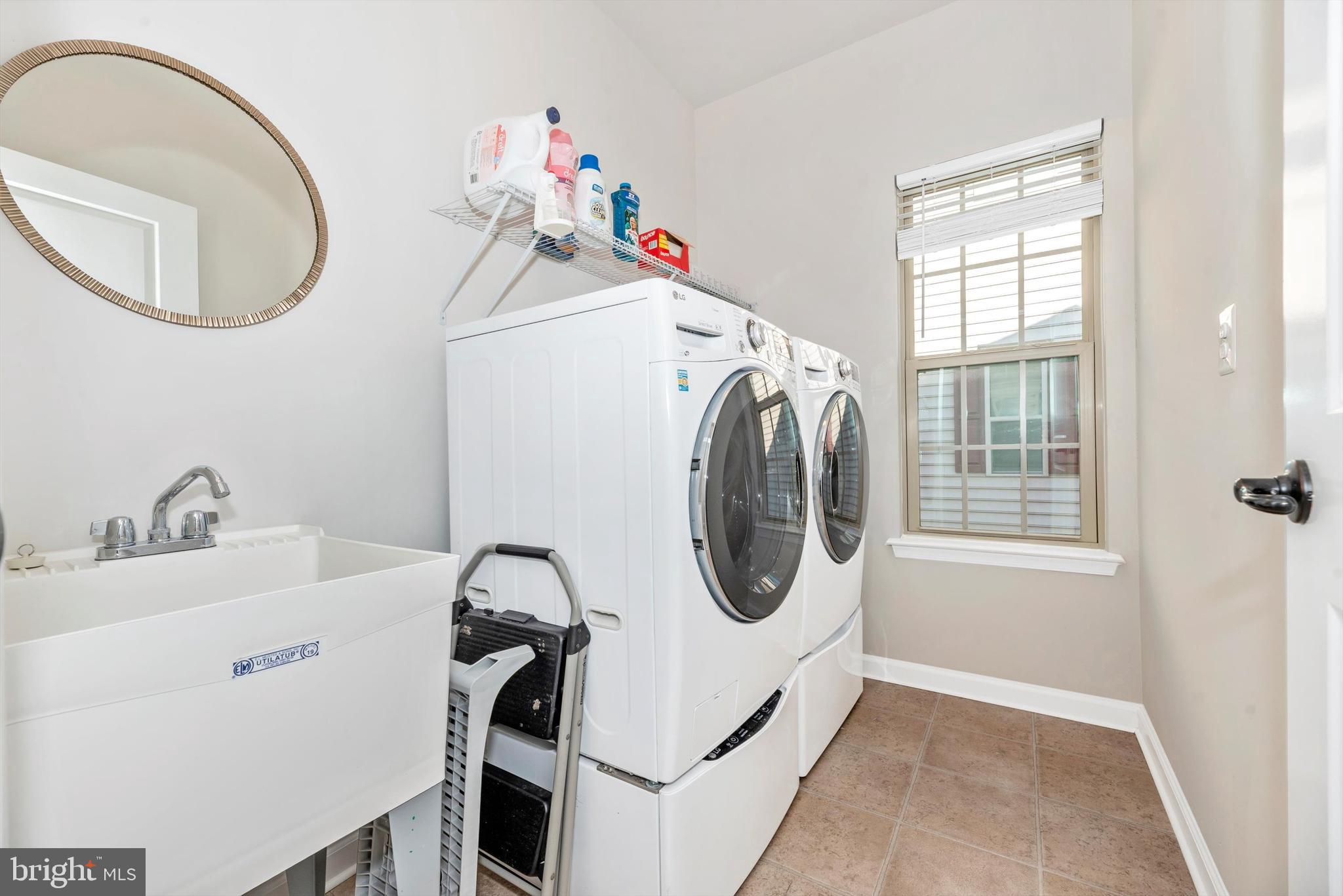 OAKDALE VILLAGE - Residential