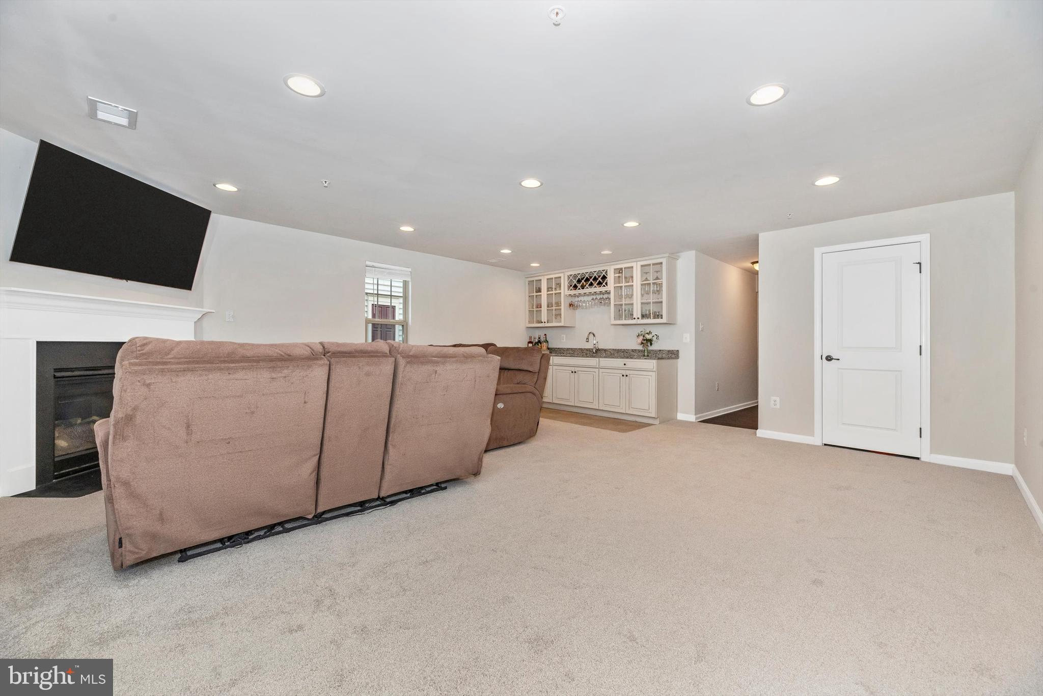 OAKDALE VILLAGE - Residential