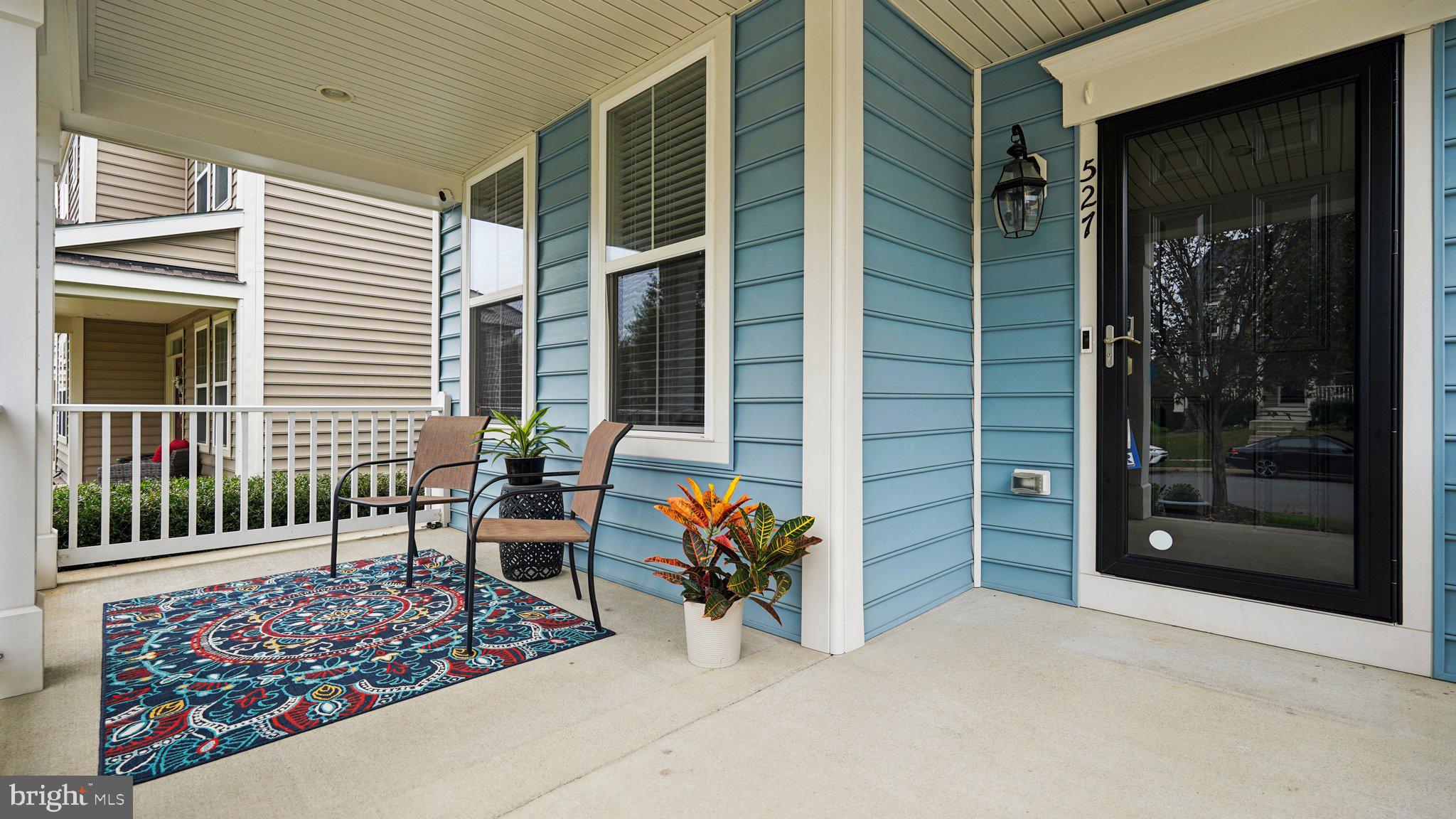 527 APRICOT STREET