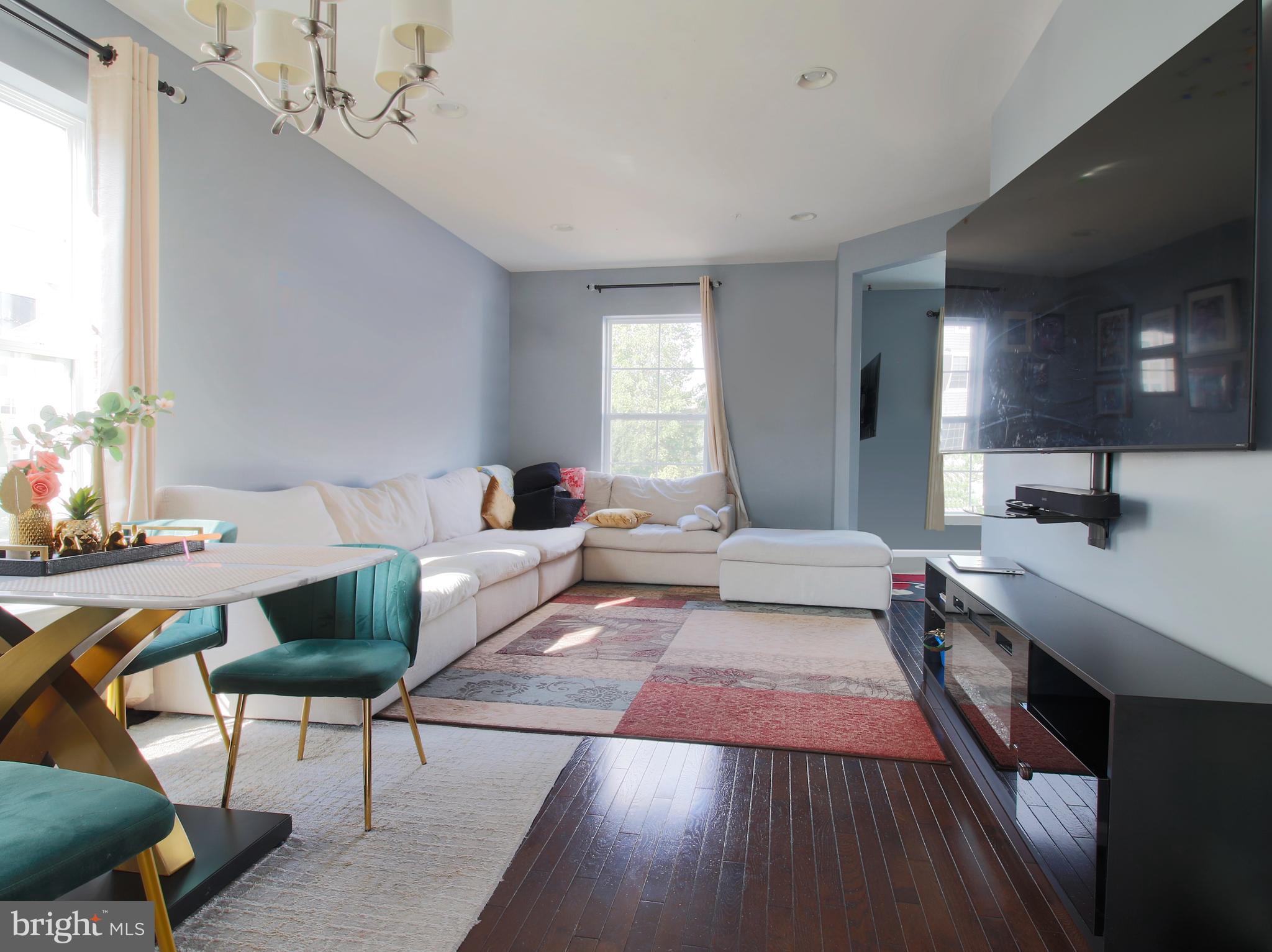 FALLS GROVE - Residential