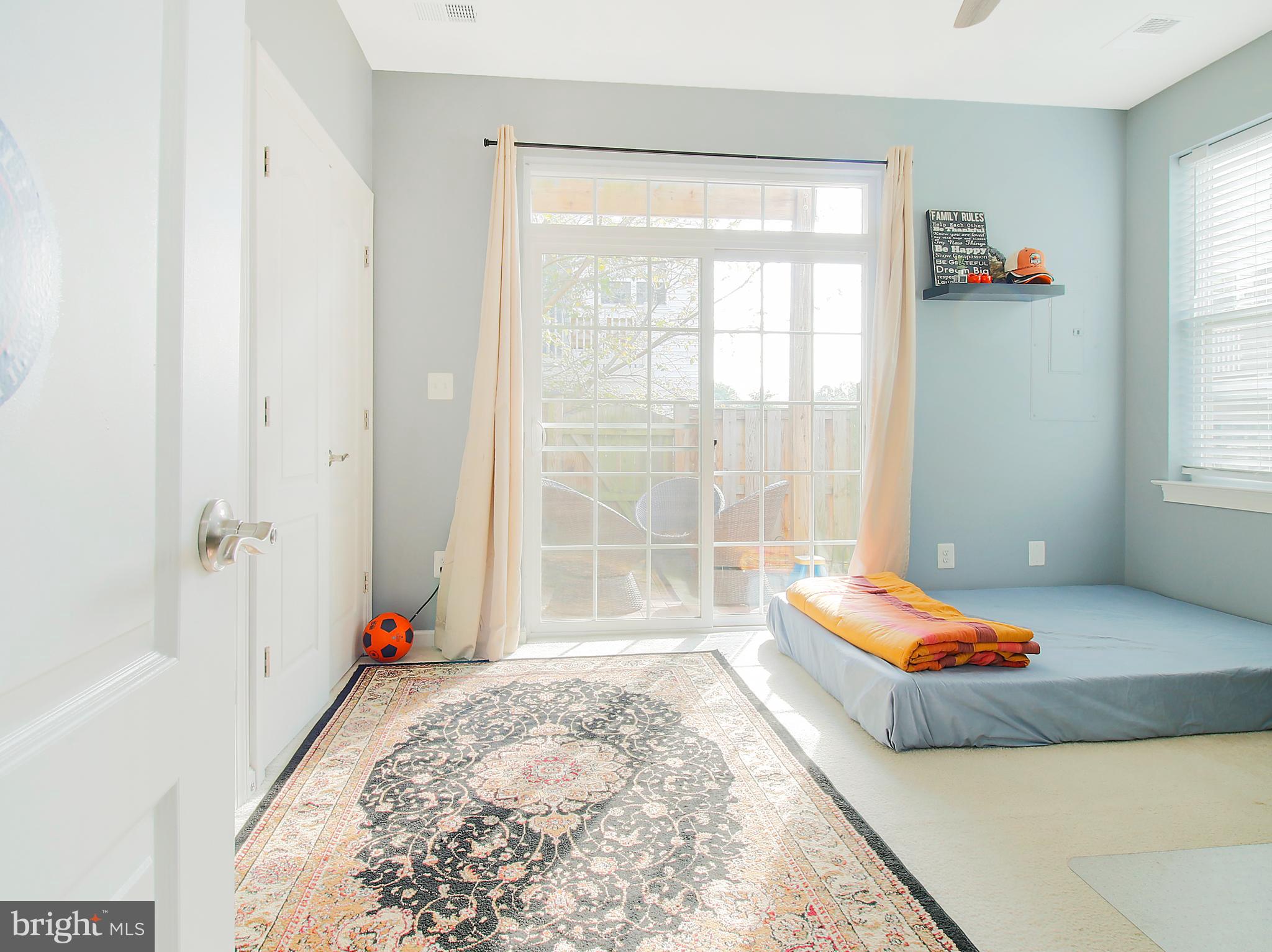 FALLS GROVE - Residential