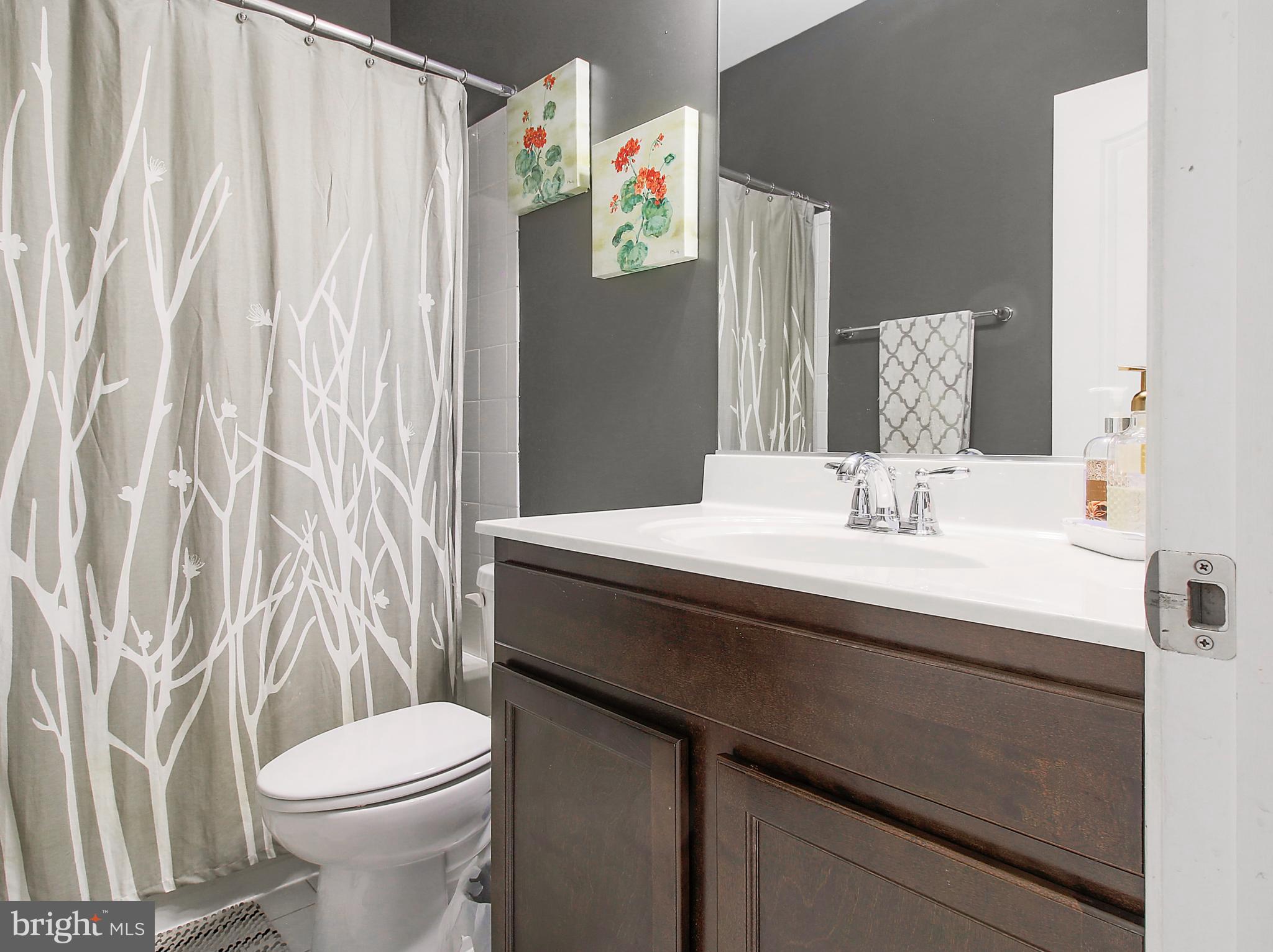 FALLS GROVE - Residential