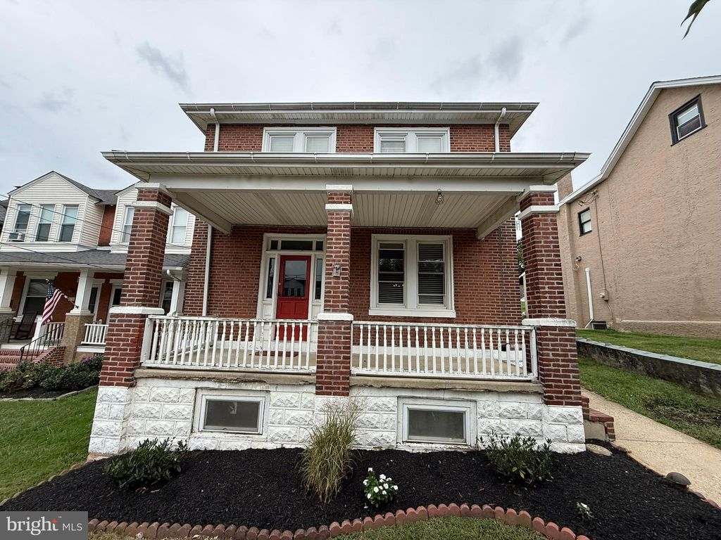 Photo of 134 W 8th Avenue, CONSHOHOCKEN, PA 19428 (MLS # PAMC2152150)