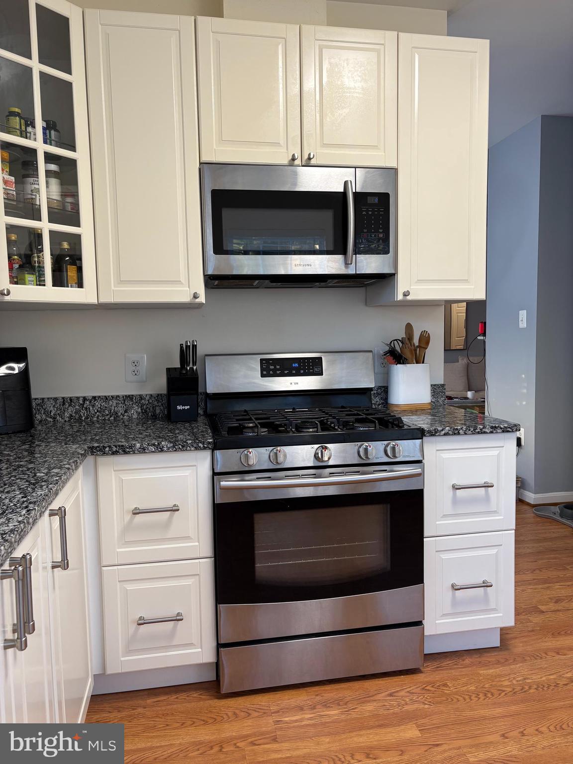 RANDOM HILLS - Residential