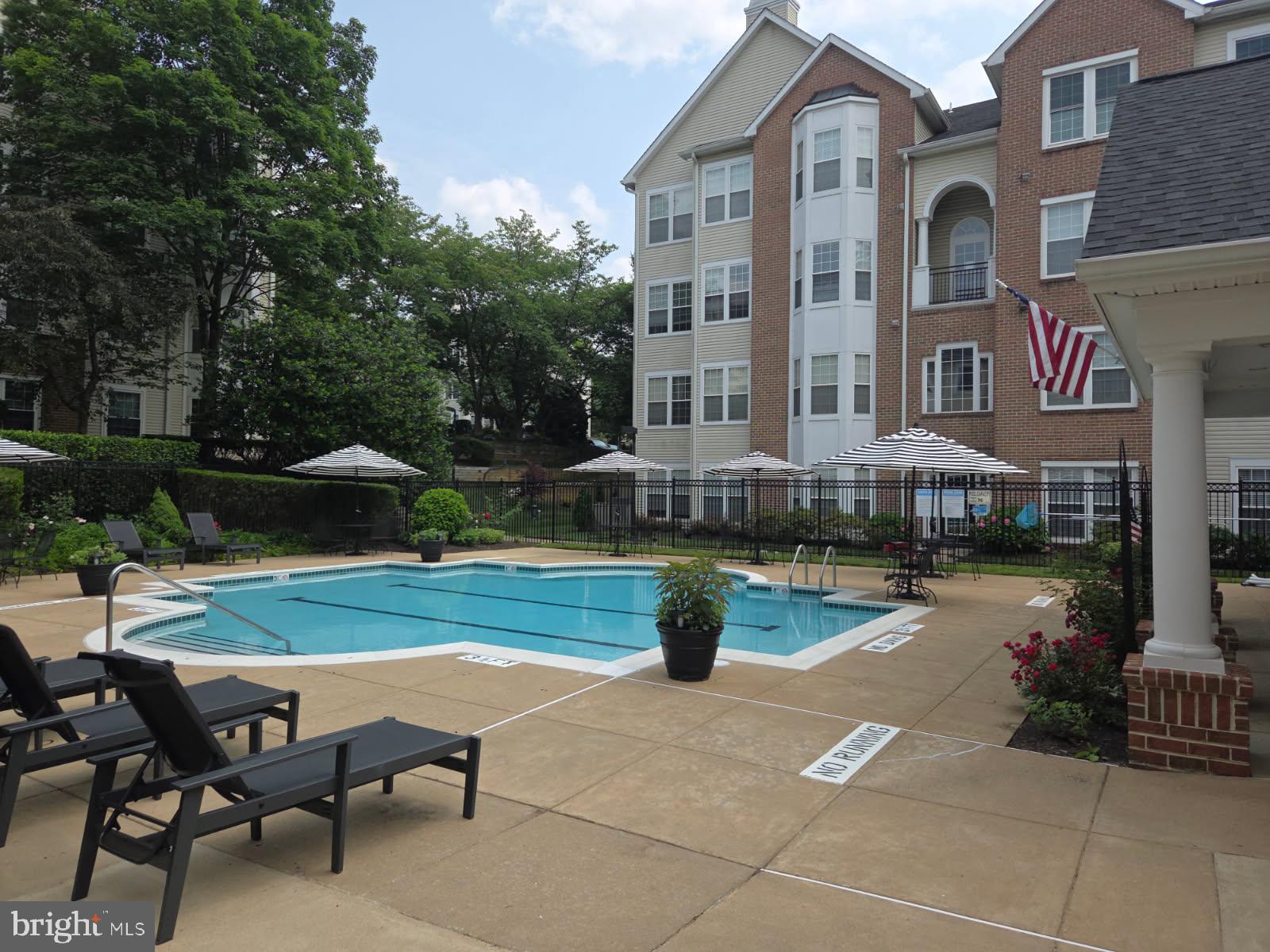 RANDOM HILLS - Residential