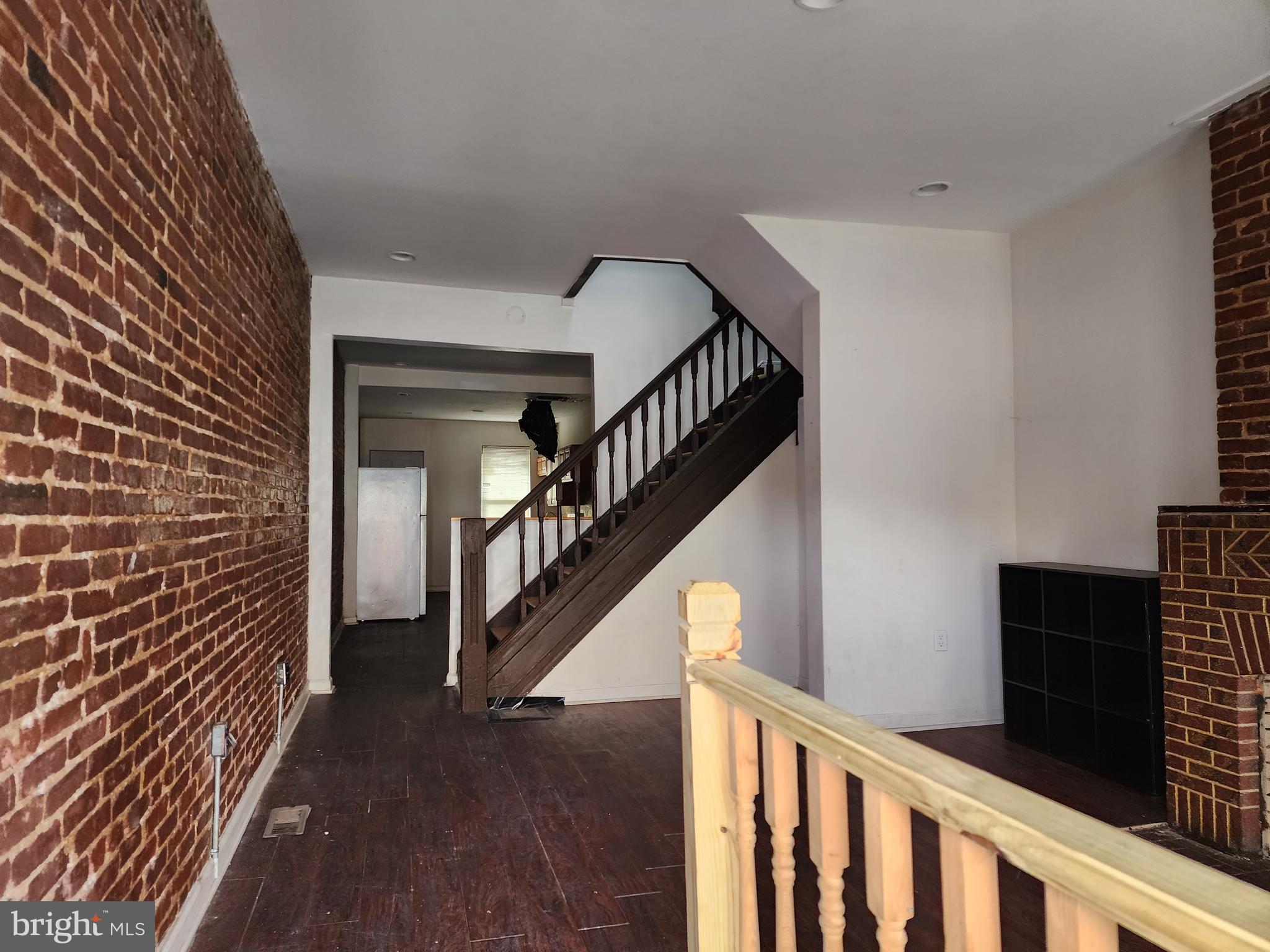 BROADWAY EAST - Residential