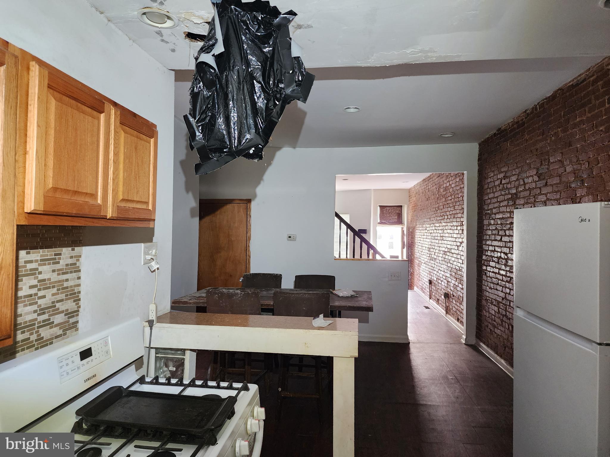 BROADWAY EAST - Residential