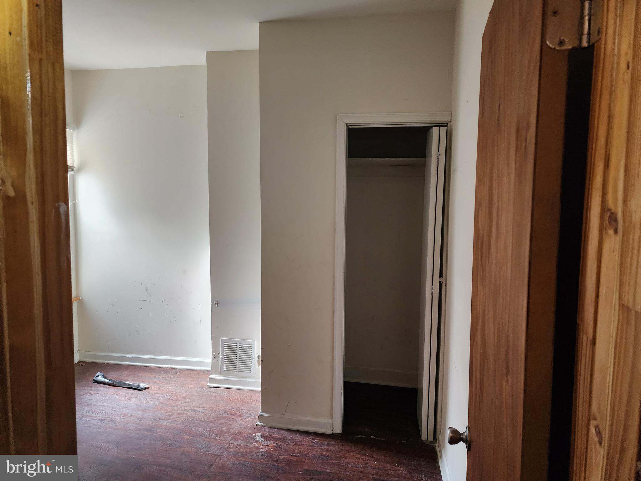 BROADWAY EAST - Residential