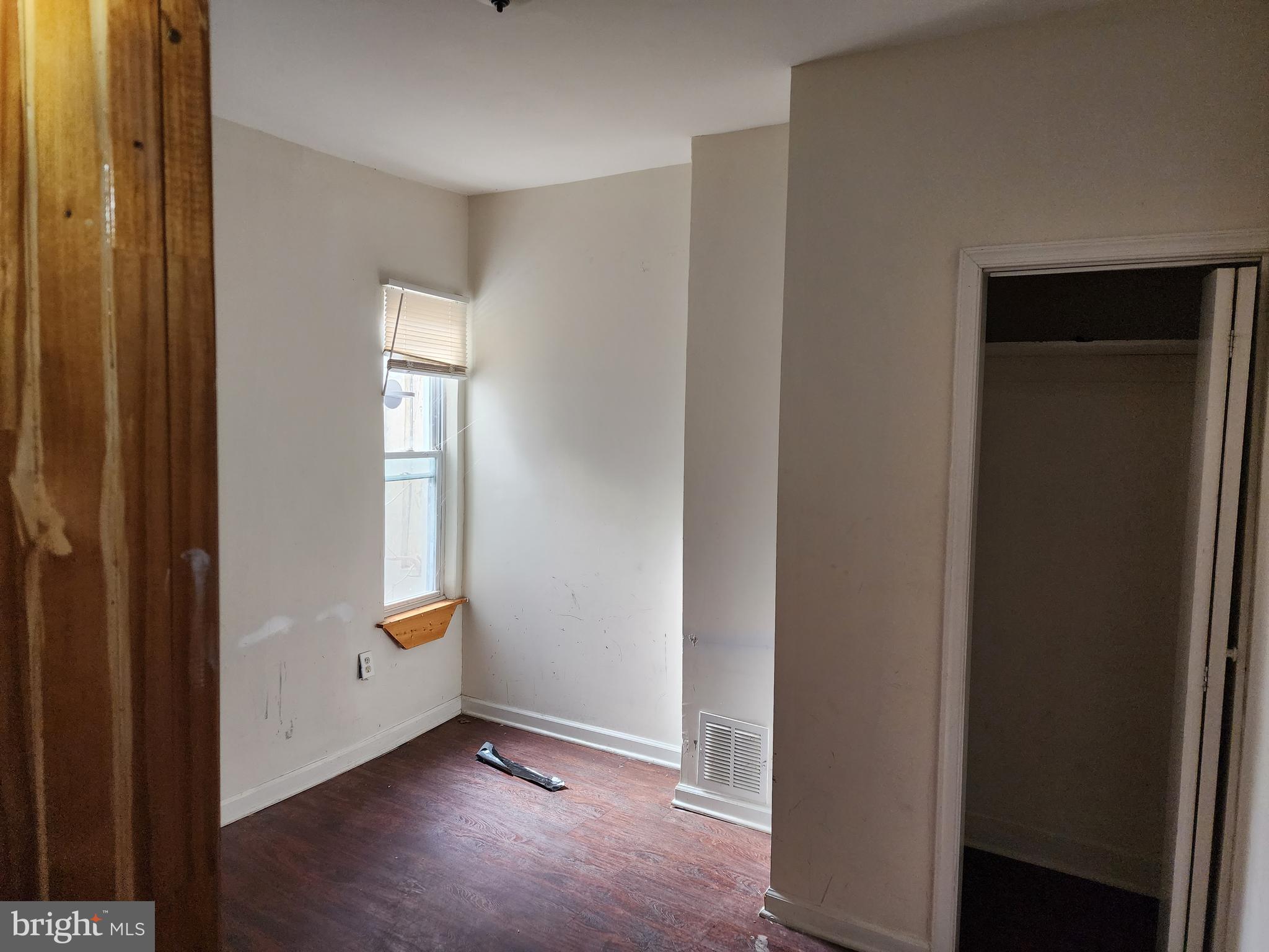 BROADWAY EAST - Residential