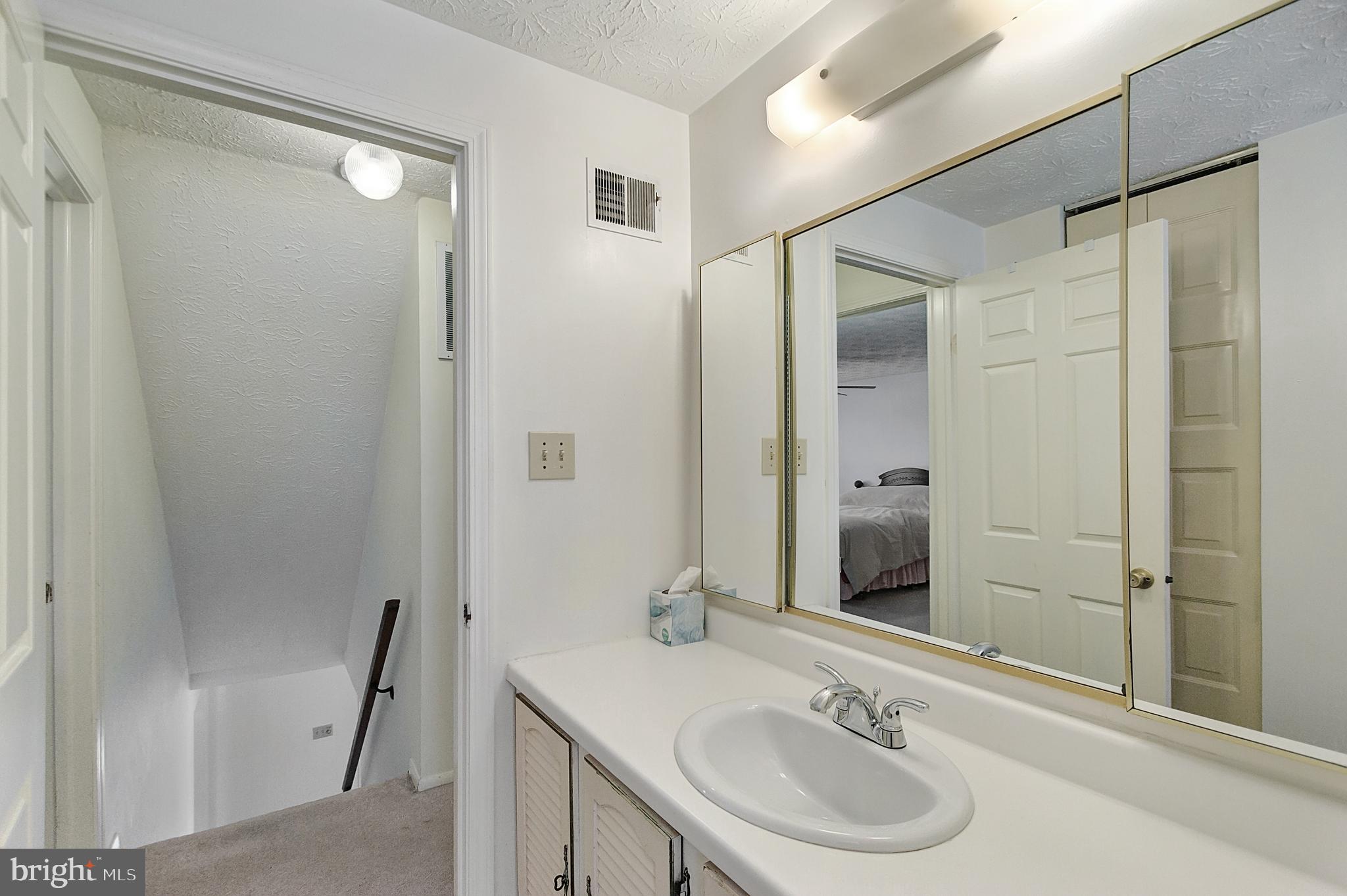 OAK SPRINGS - Residential