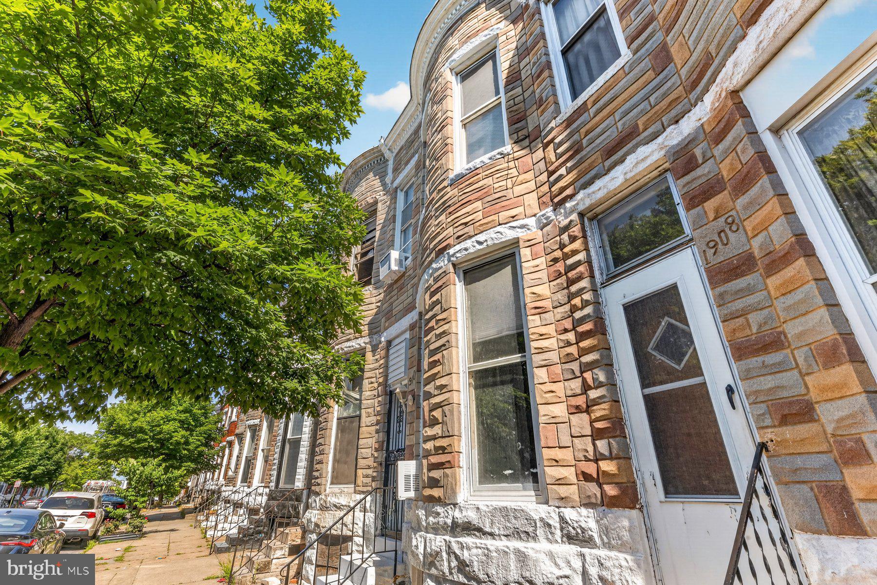 1910 W FAYETTE STREET
