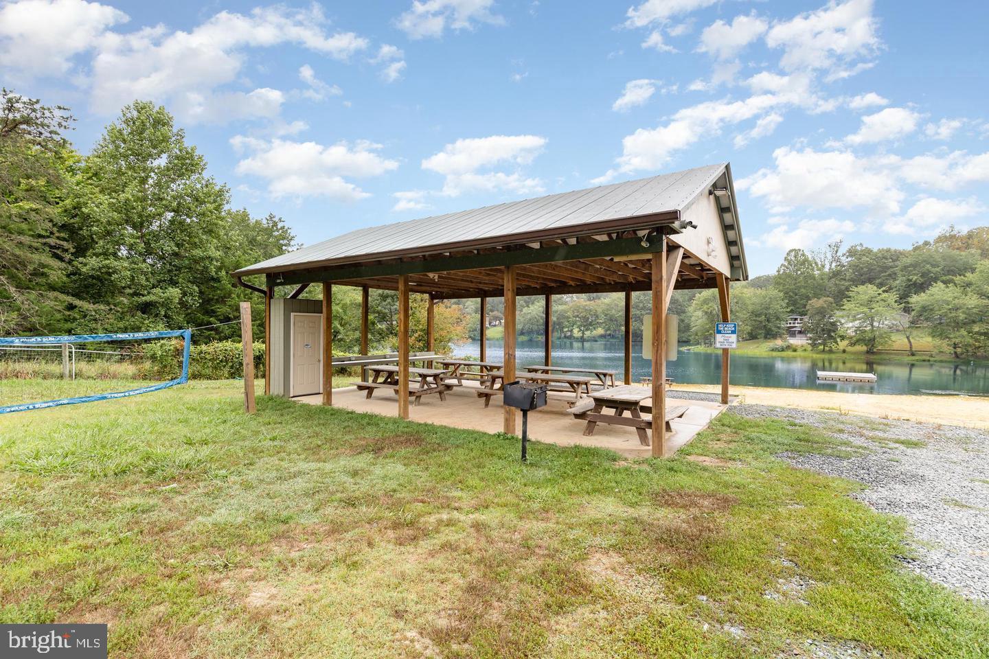 HIDDEN LAKE - Residential