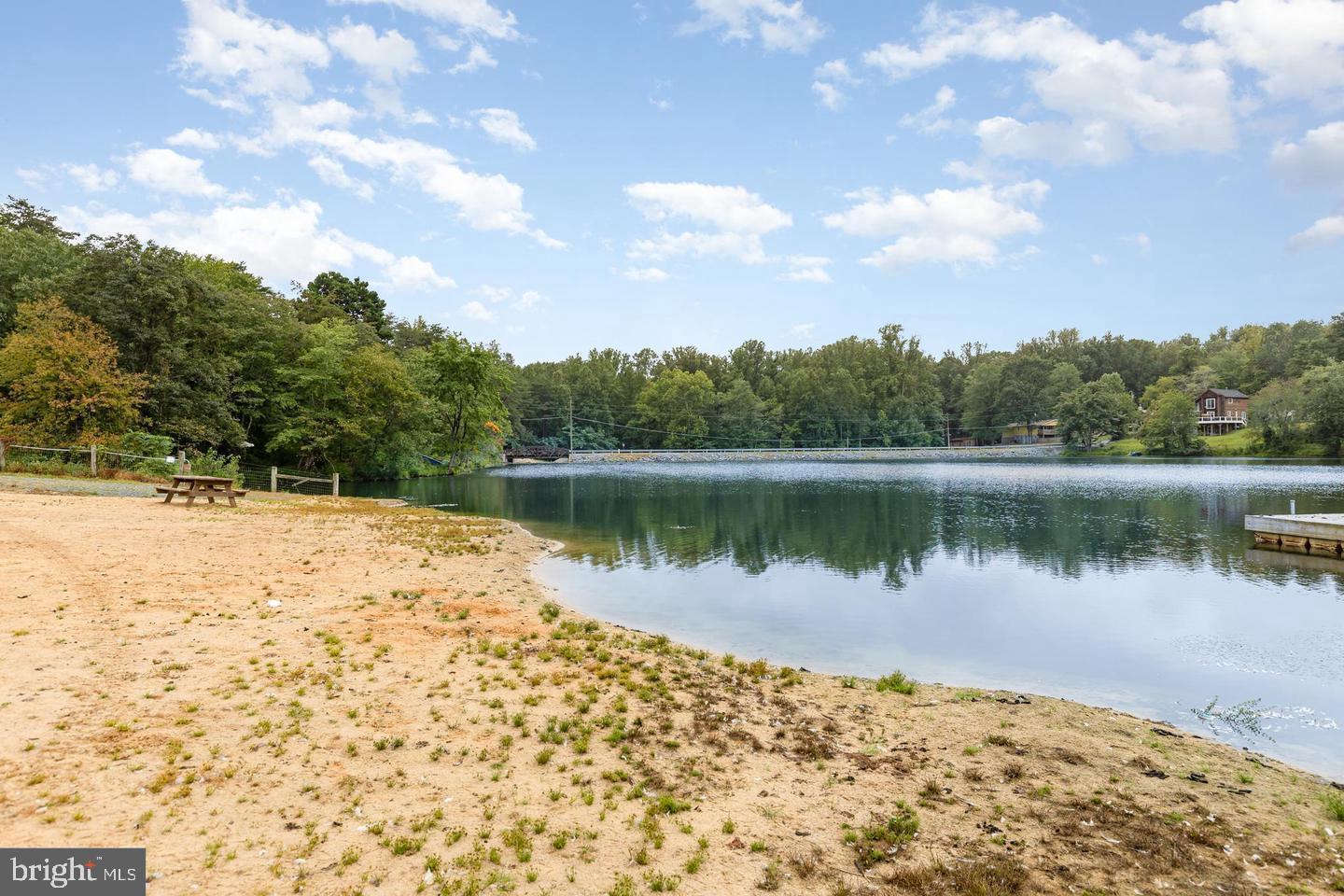 HIDDEN LAKE - Residential