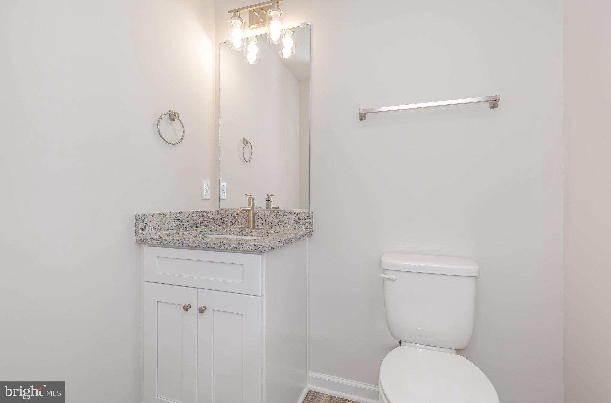 HIDDEN LAKE - Residential