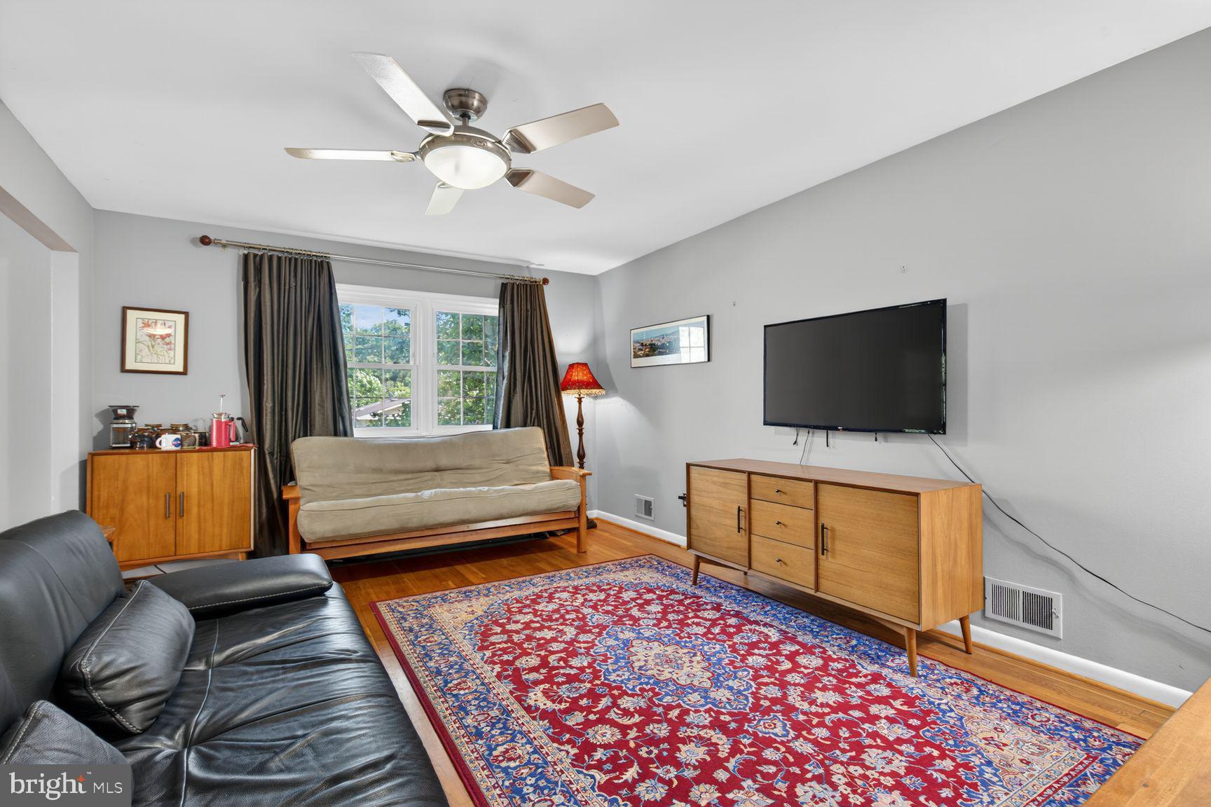 2422 PARKWAY
