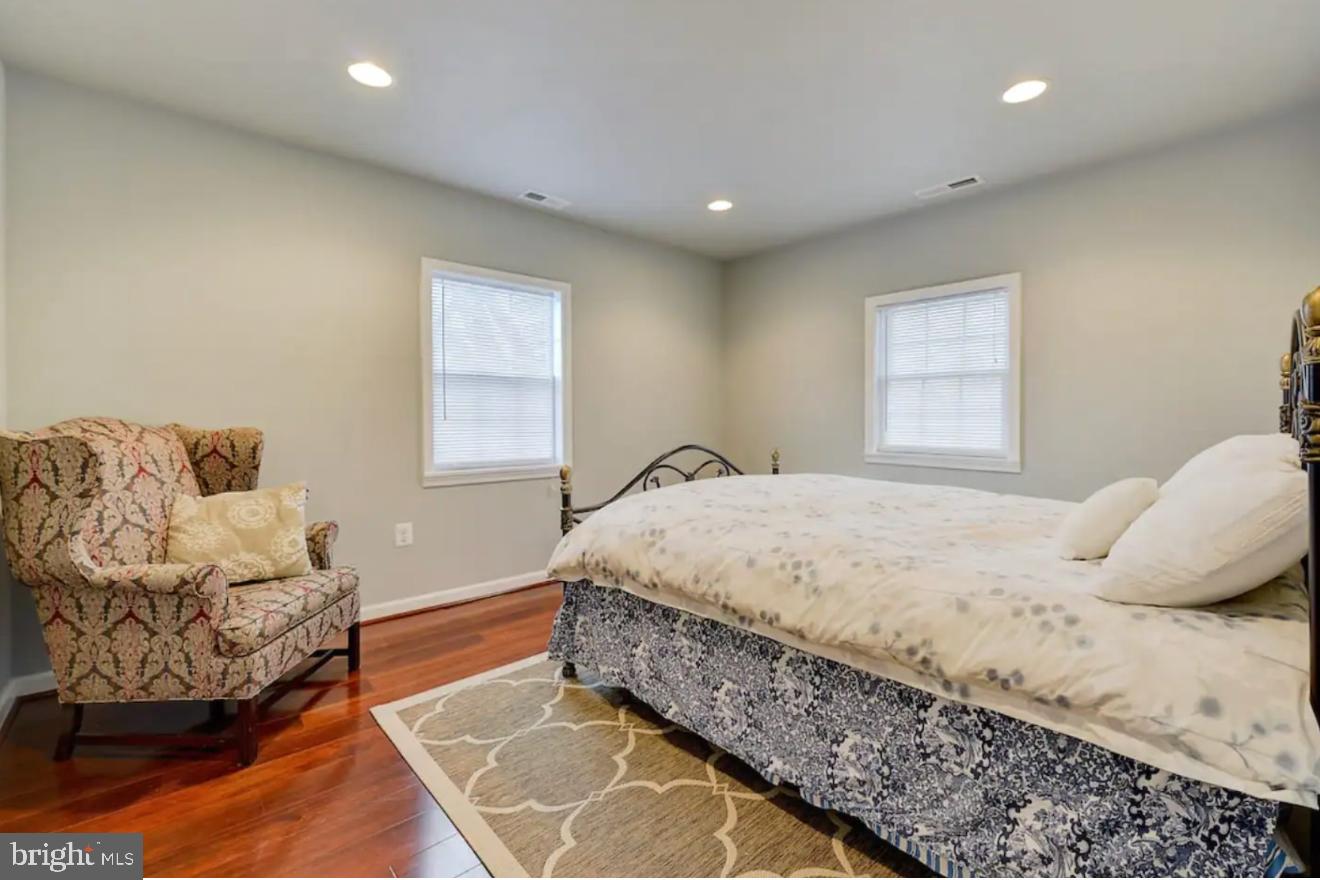 2700 ARLINGTON BOULEVARD