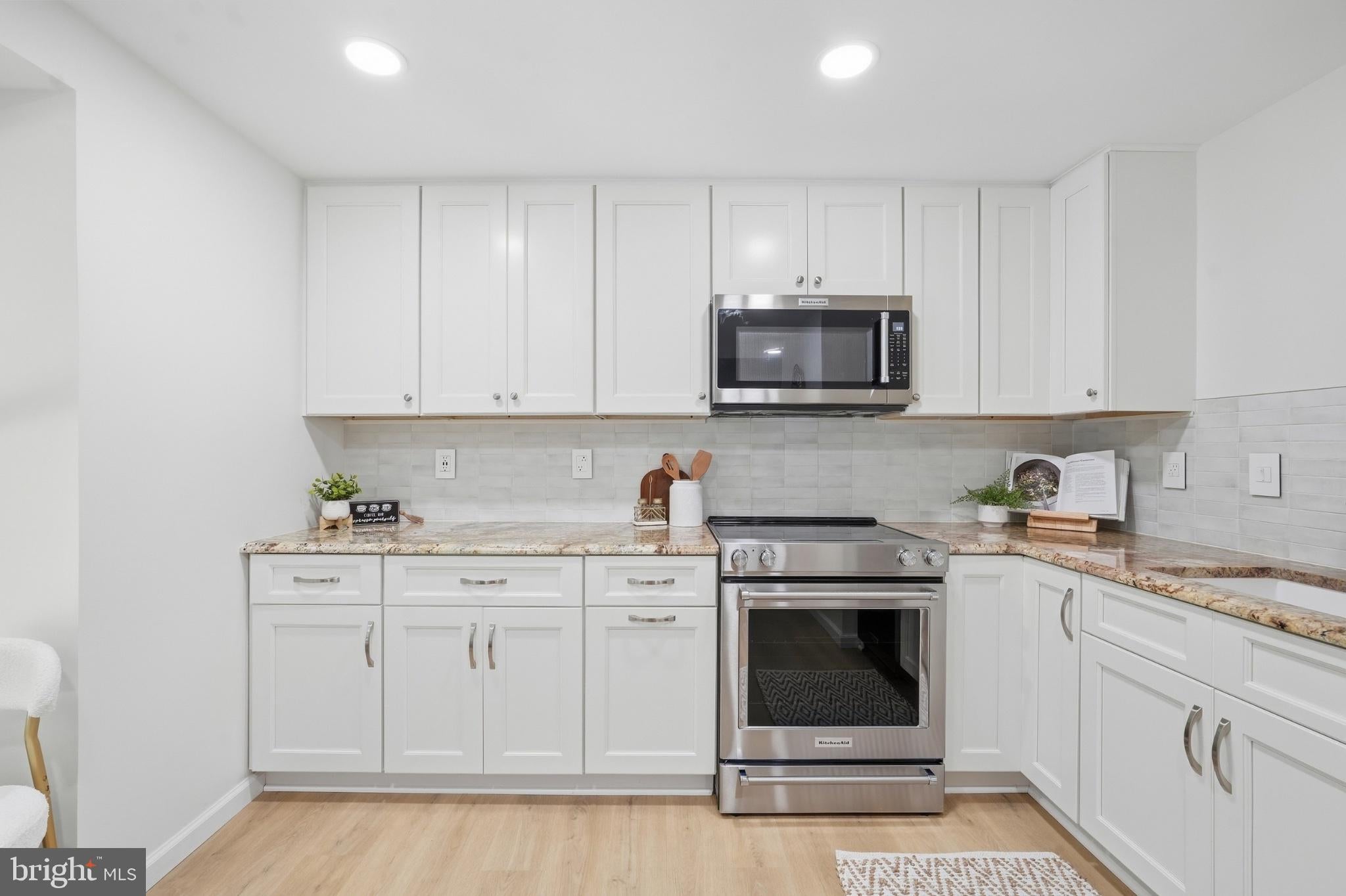 11005 BARTON HILL COURT