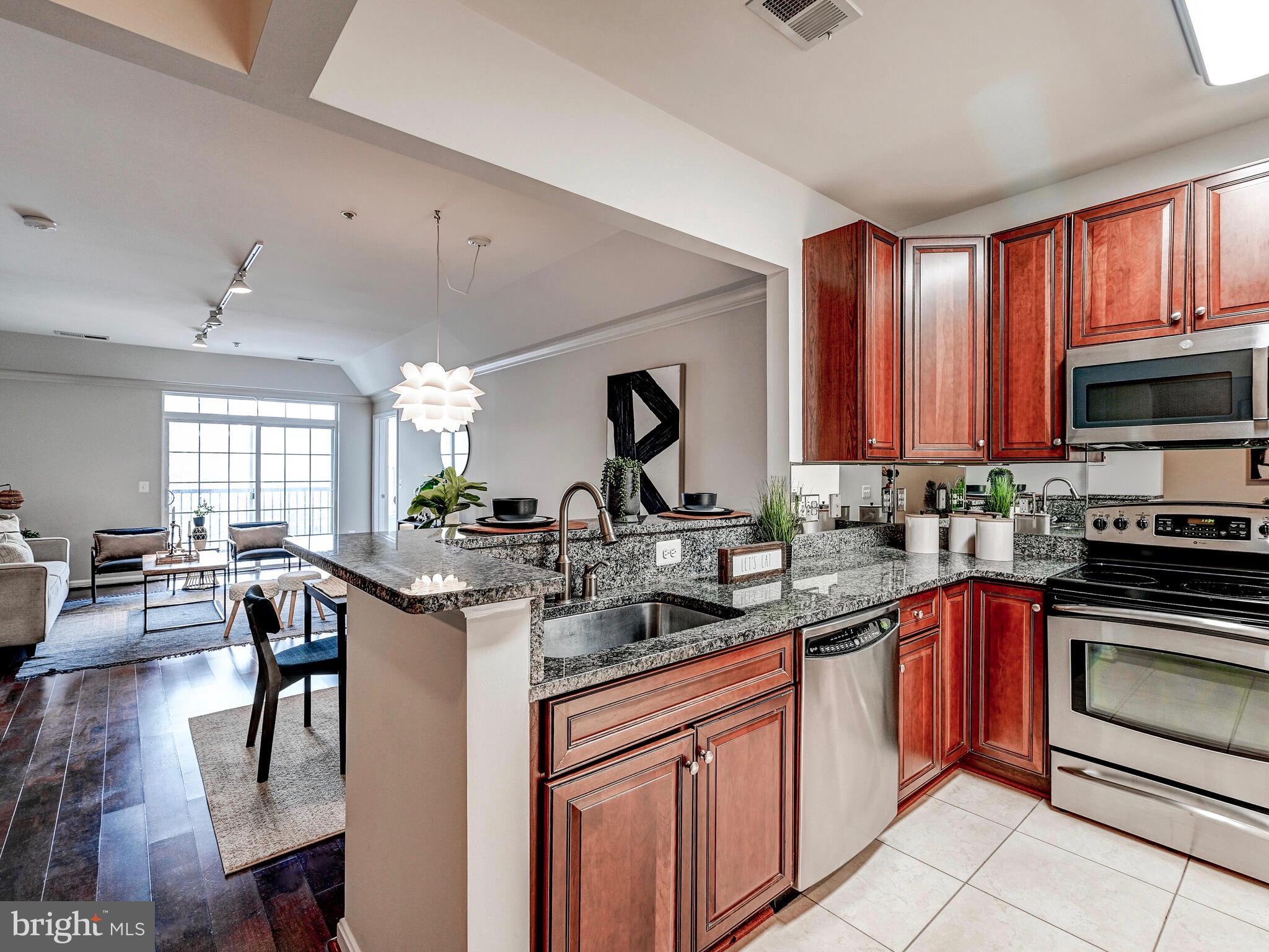 HIGHLANDS AT QUARRY LAKE - Residential