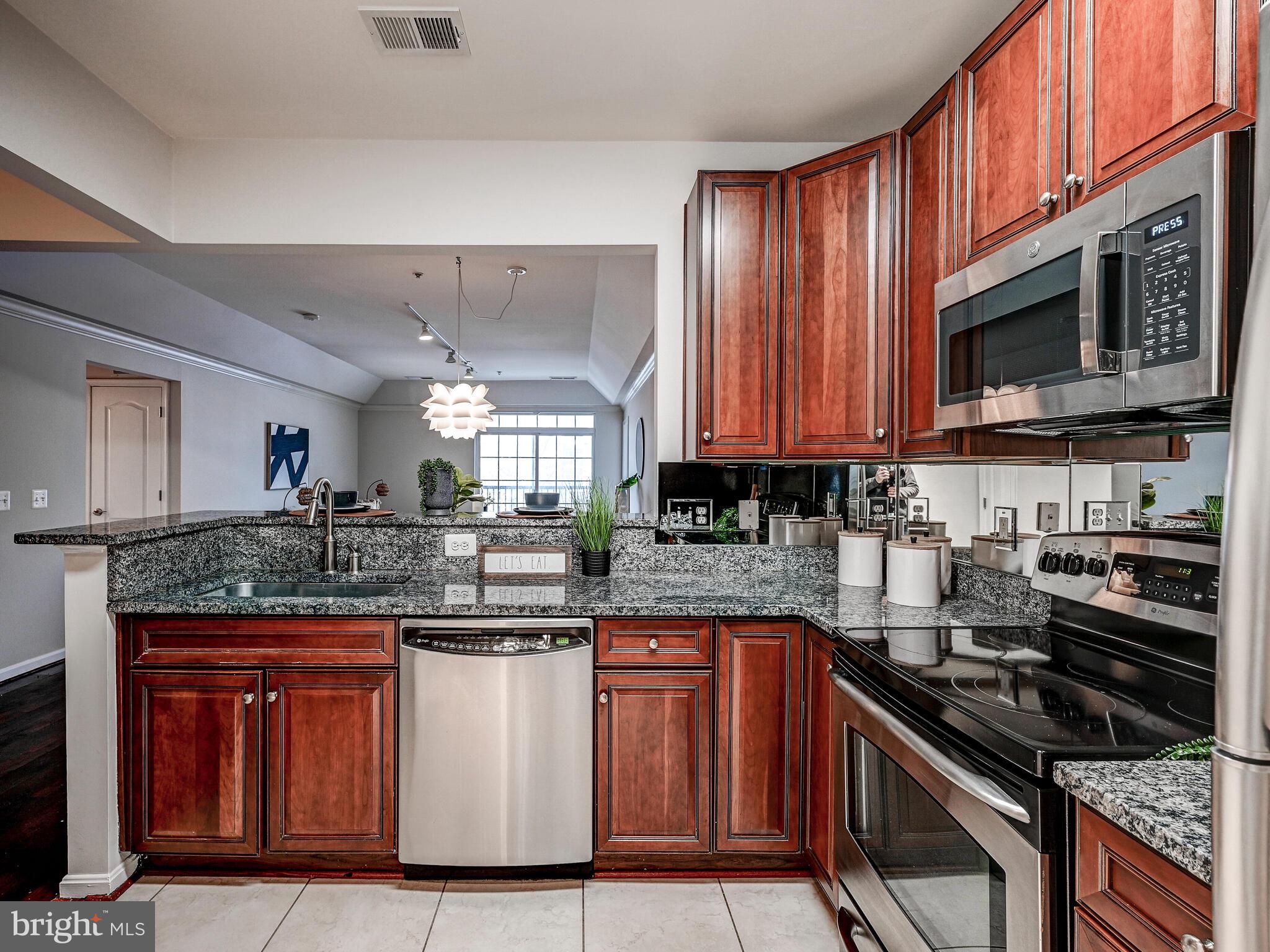 HIGHLANDS AT QUARRY LAKE - Residential