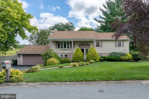 2217 Old Colony Road, York, PA MLS: PAYK2081036
