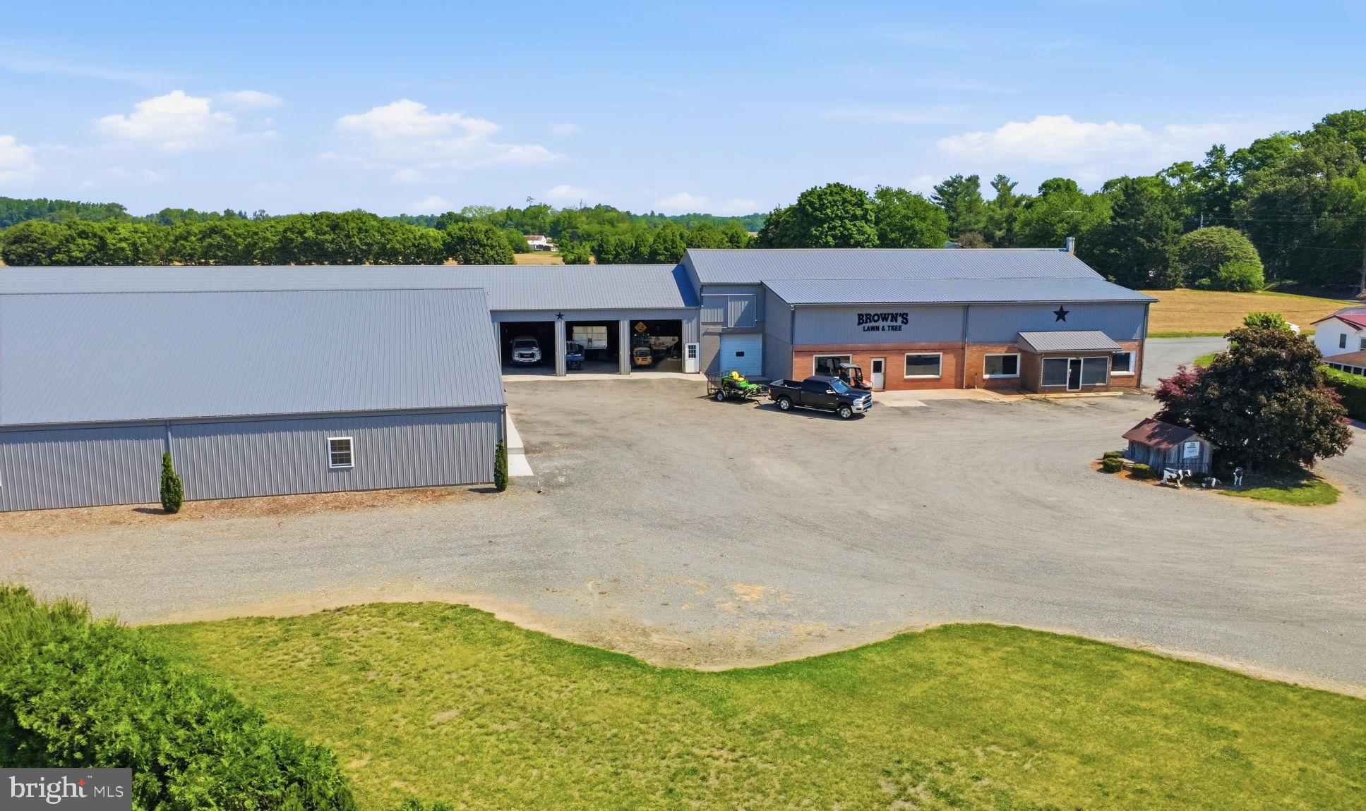 WORTON - Commercial Sale