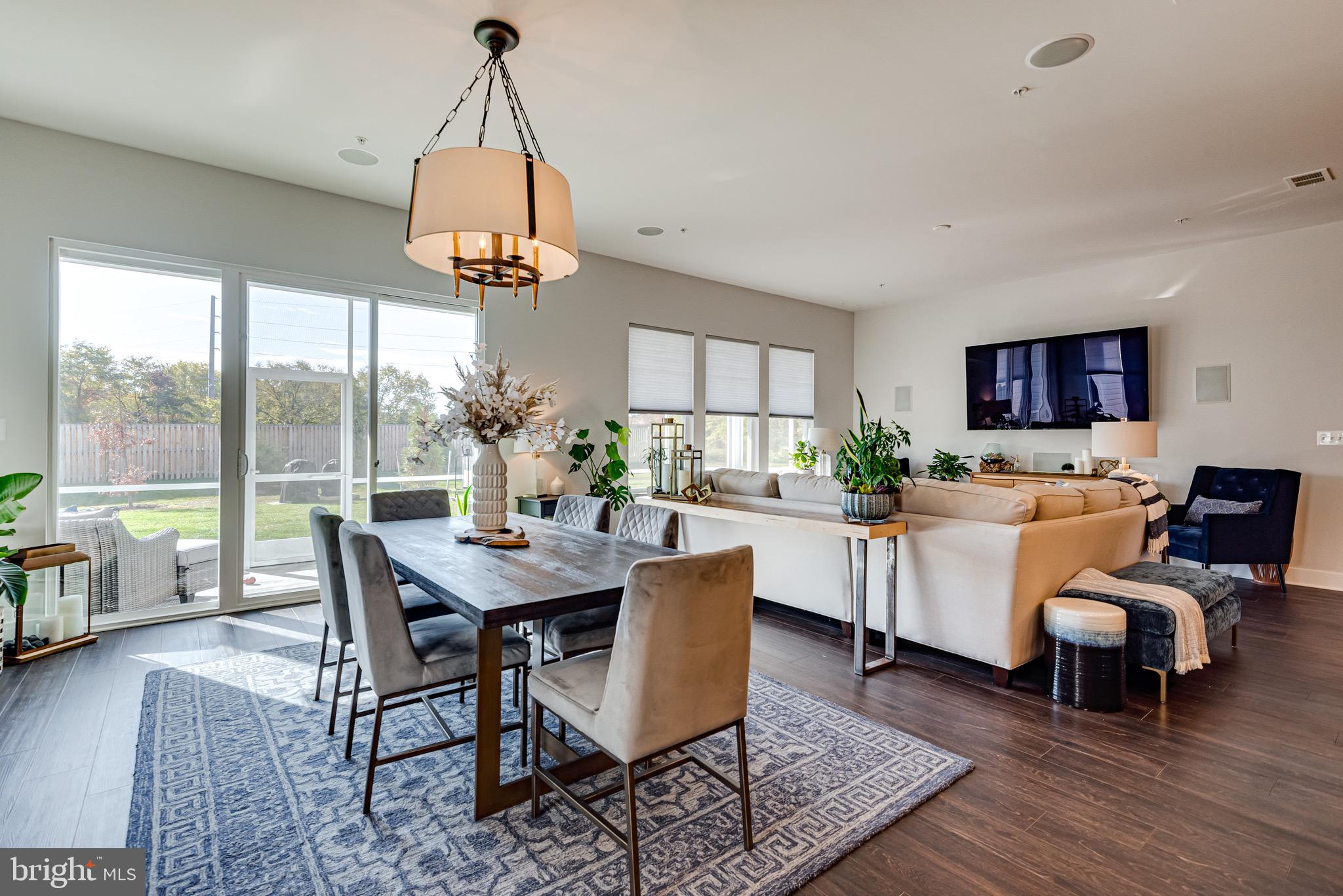 FOUR SEASONS AT KENT ISLAND - Residential