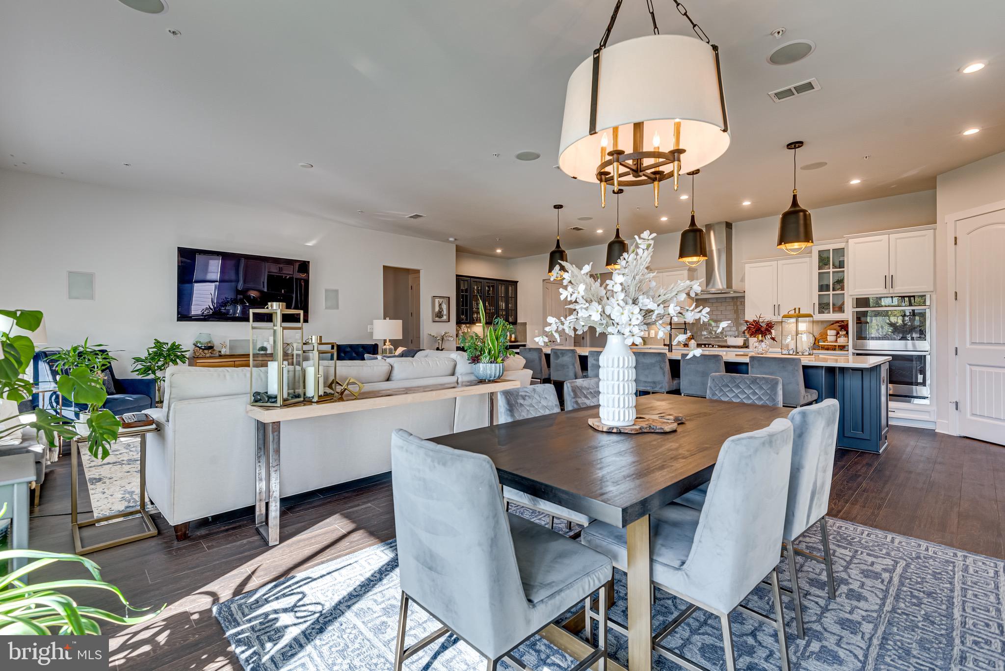 FOUR SEASONS AT KENT ISLAND - Residential