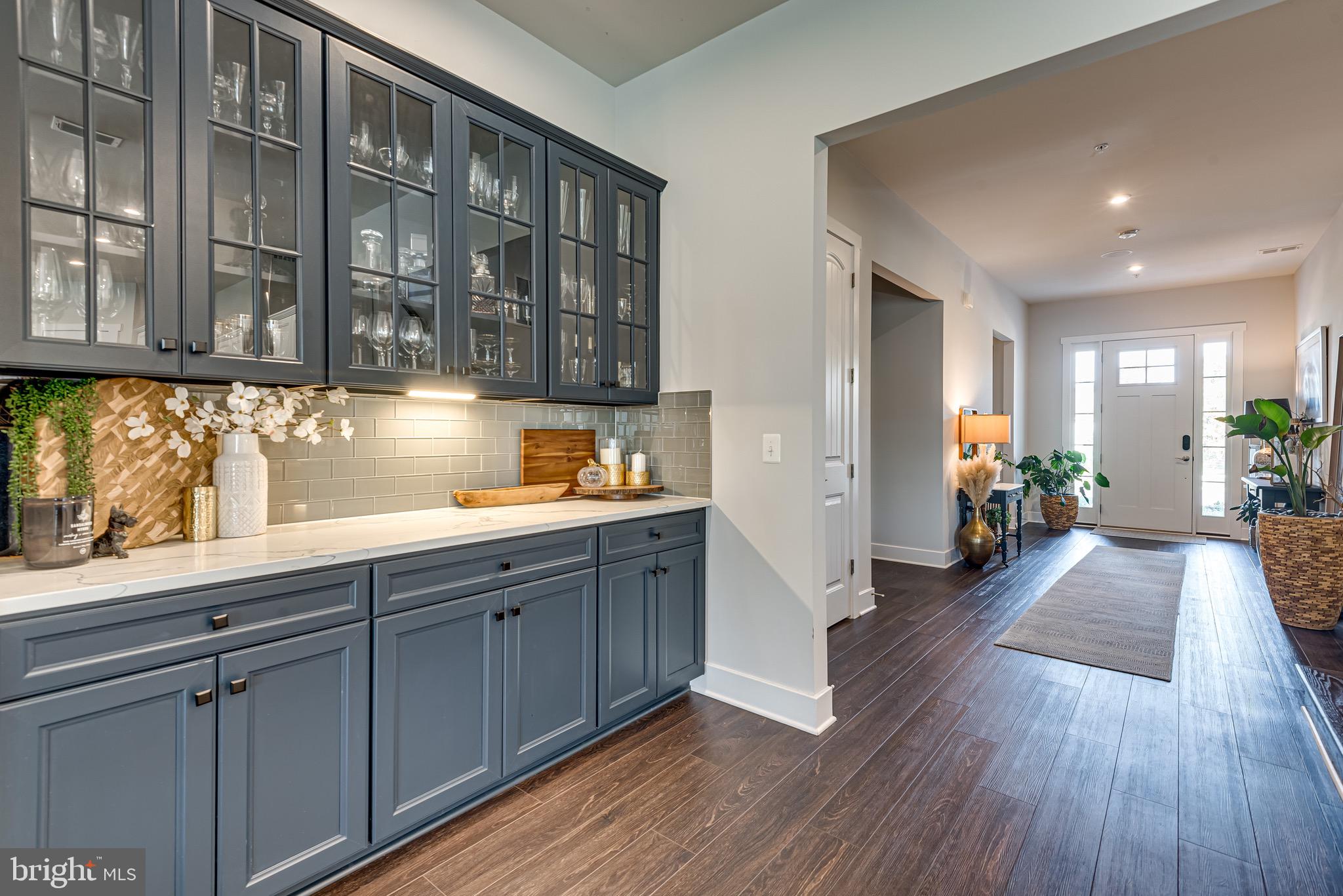 FOUR SEASONS AT KENT ISLAND - Residential