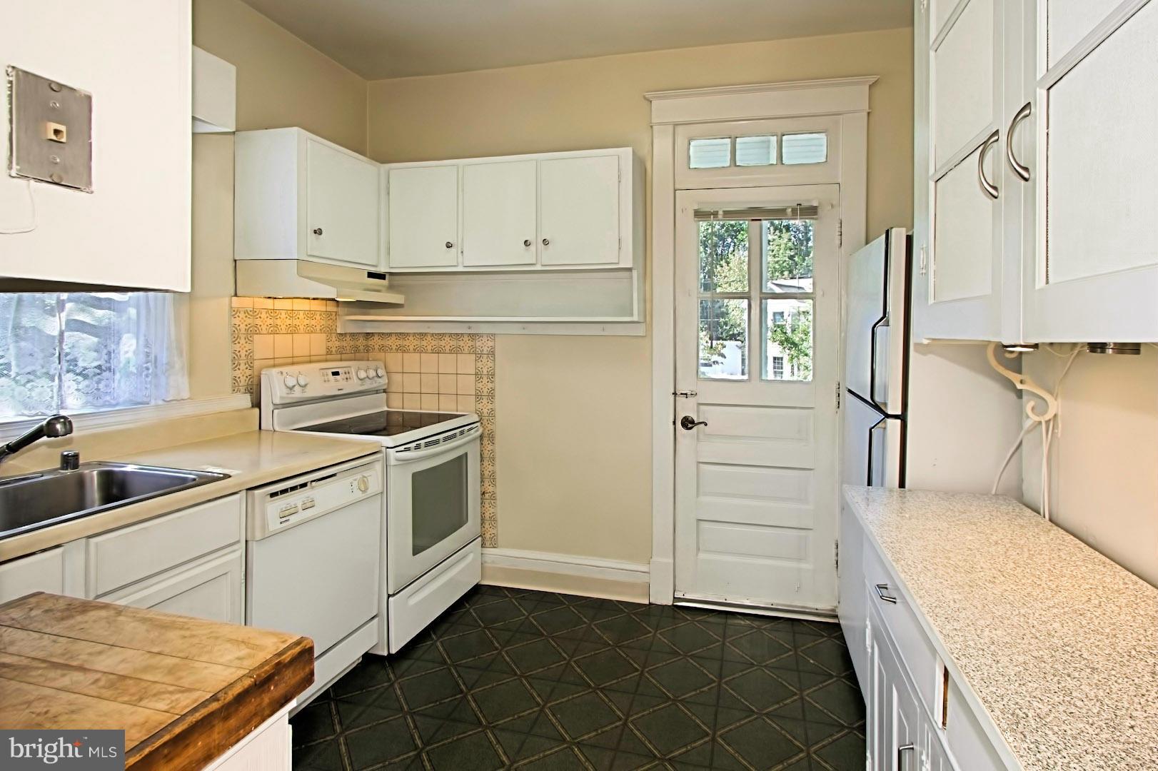 AURORA HILLS - Residential Lease