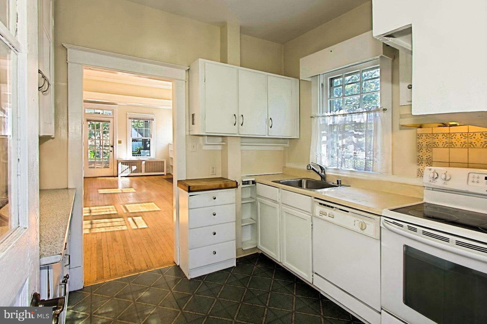 AURORA HILLS - Residential Lease