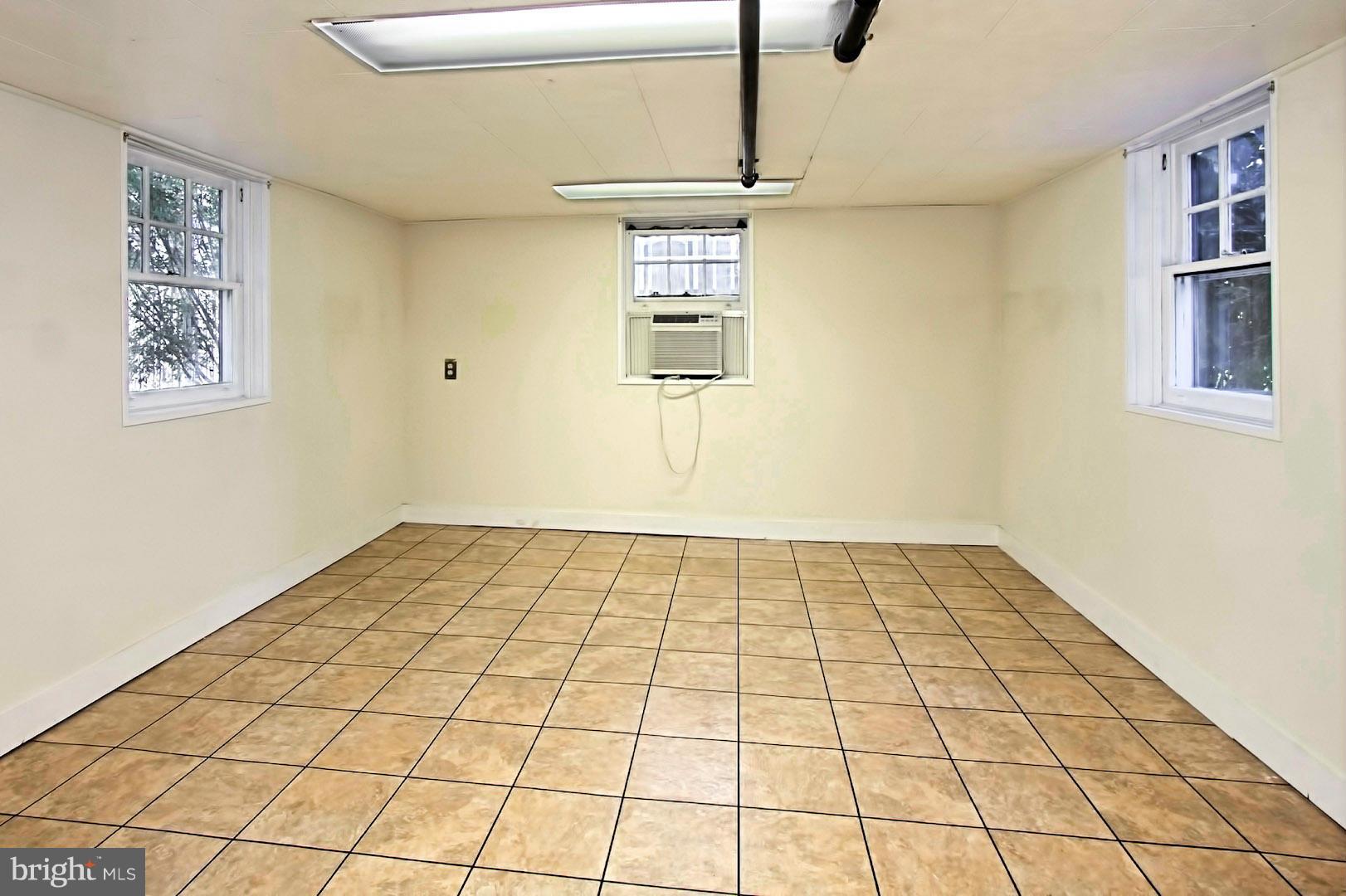 AURORA HILLS - Residential Lease