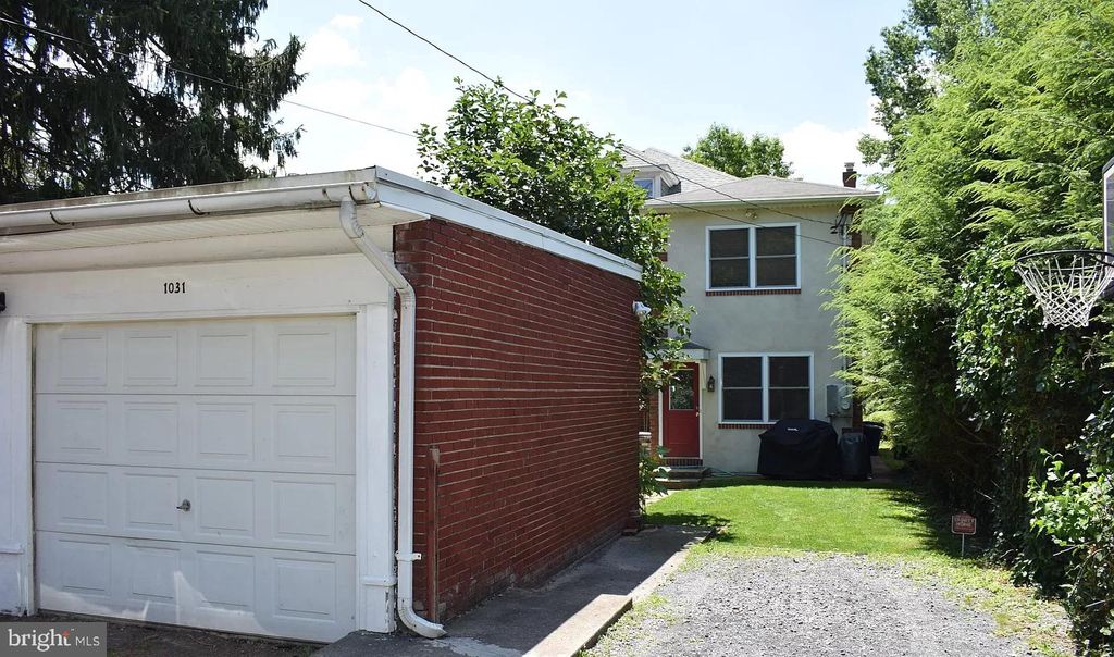 Photo of 1031 Wheatland Avenue, Lancaster, PA 17603 (MLS # PALA2053558)