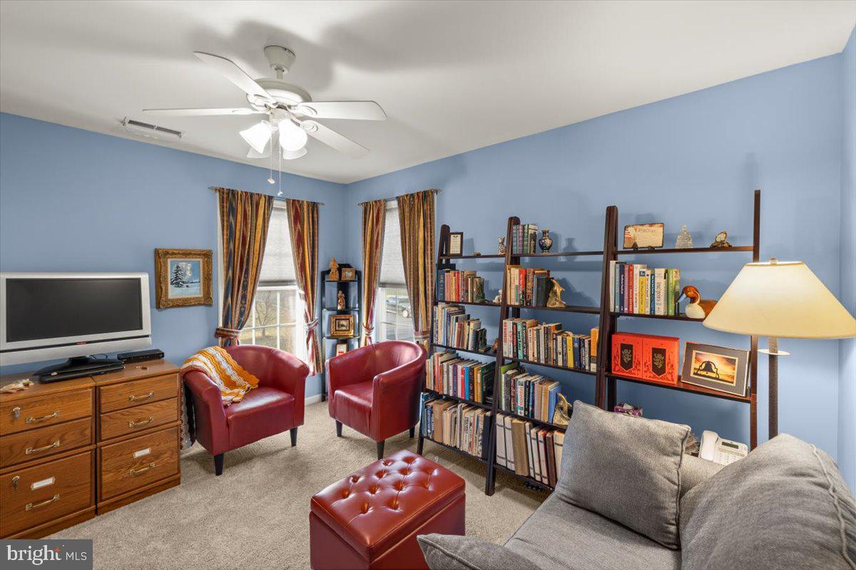 TWIN LAKES WEST - Residential