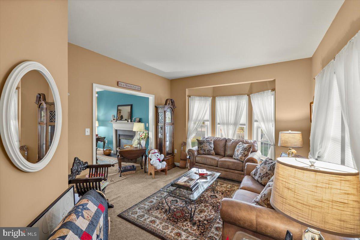 TWIN LAKES WEST - Residential