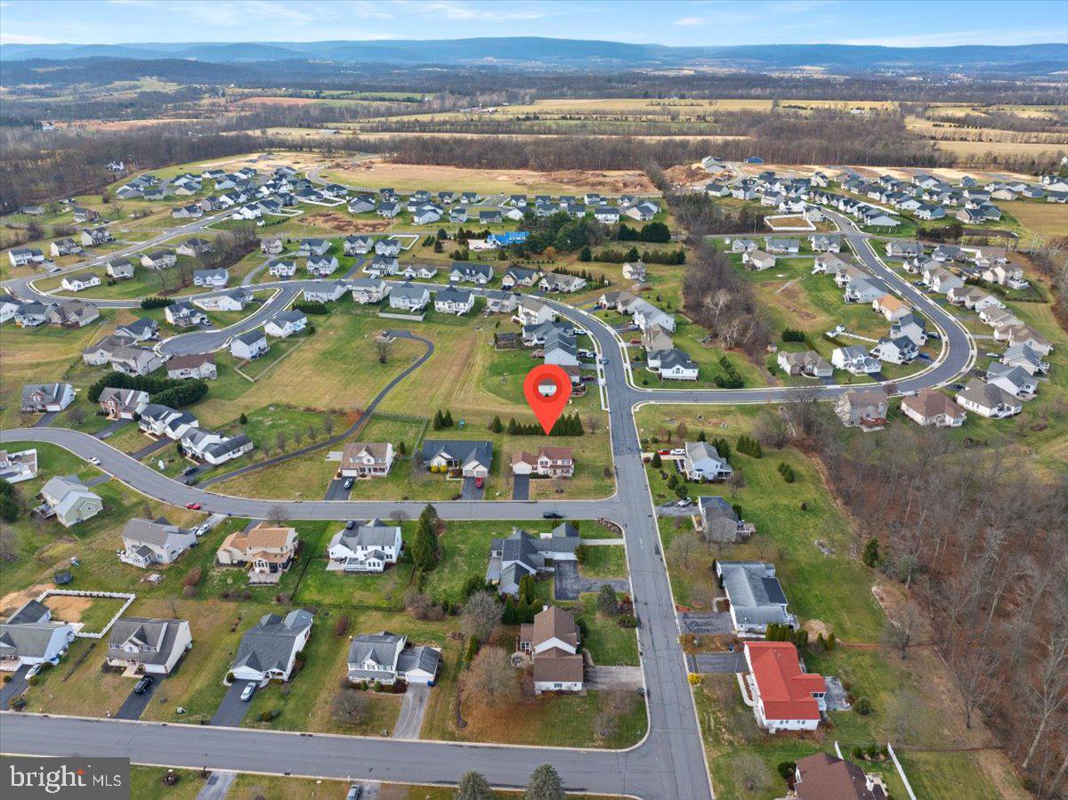 TWIN LAKES WEST - Residential