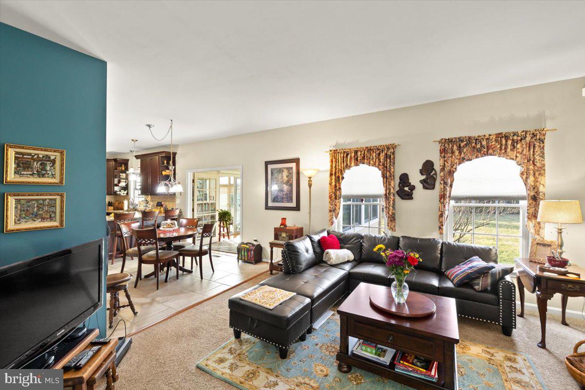 TWIN LAKES WEST - Residential