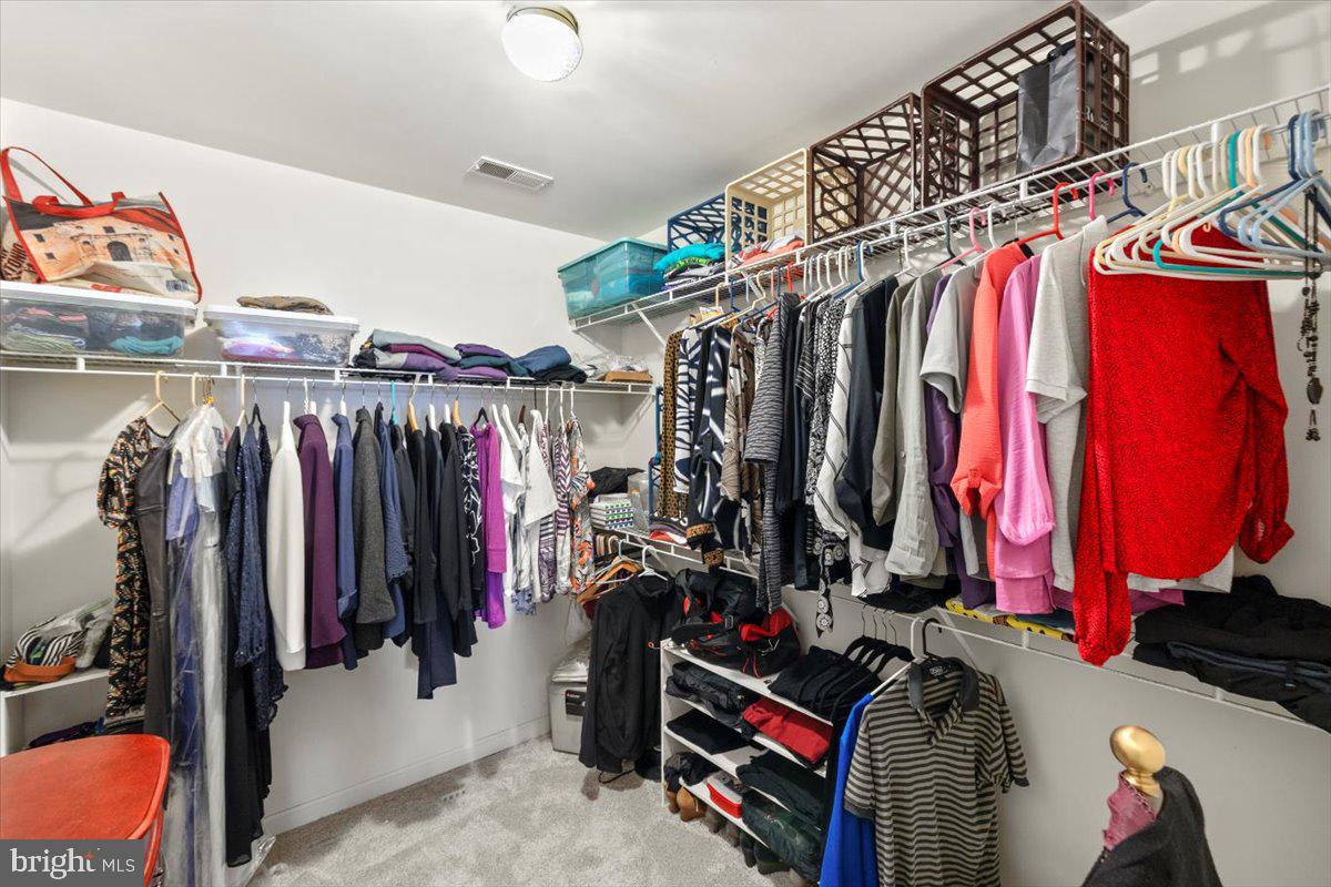 TWIN LAKES WEST - Residential