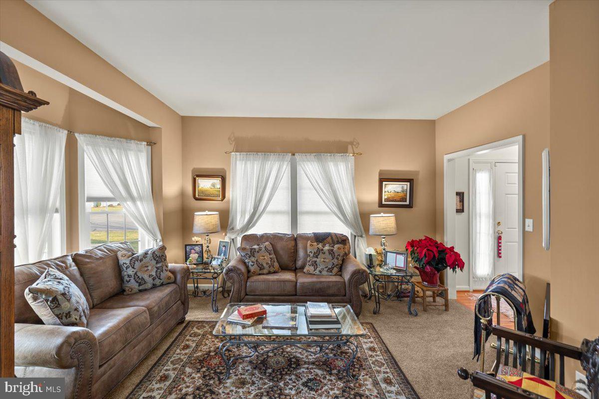 TWIN LAKES WEST - Residential